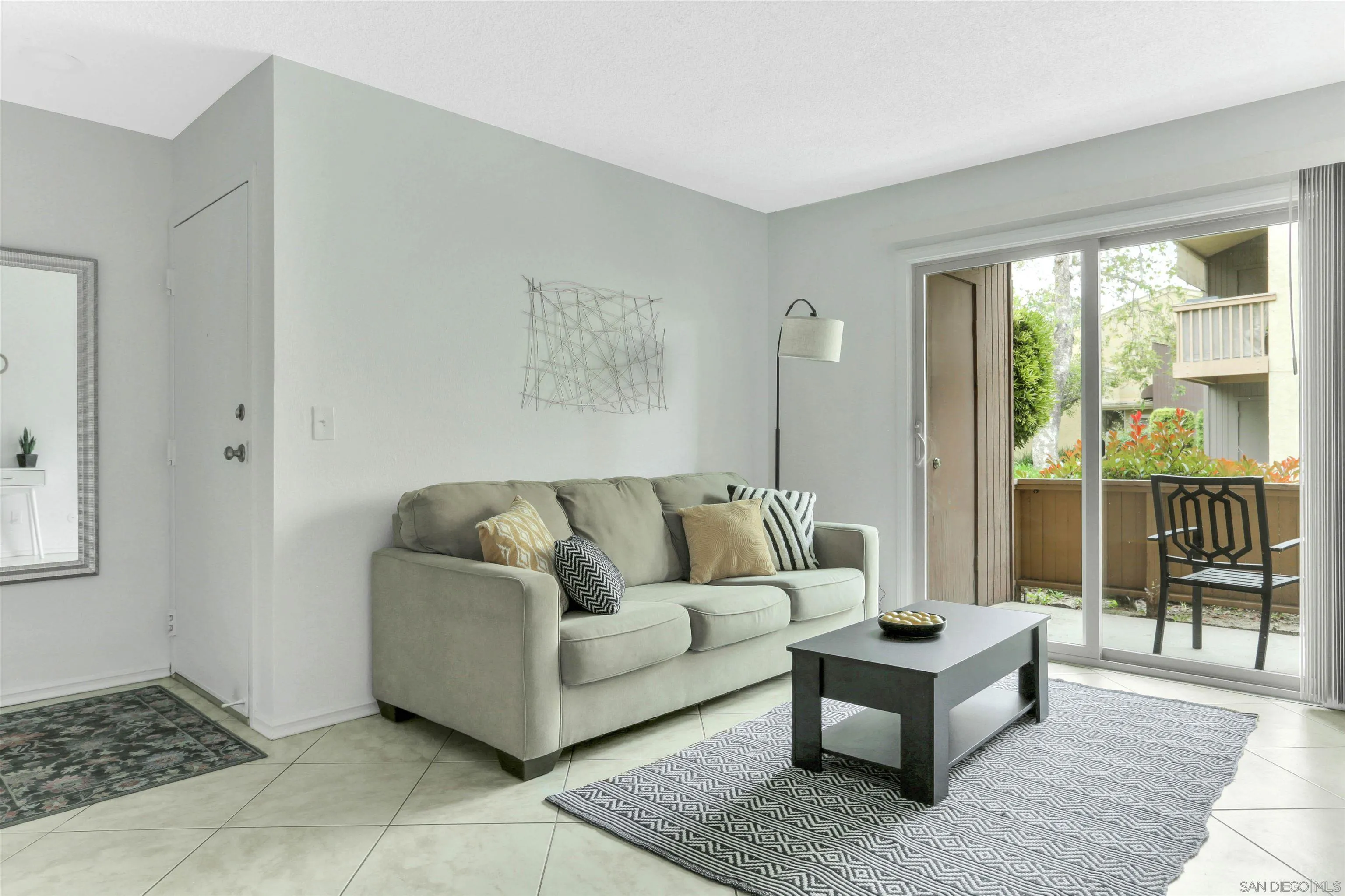Photo #4: 230022952 Listing 