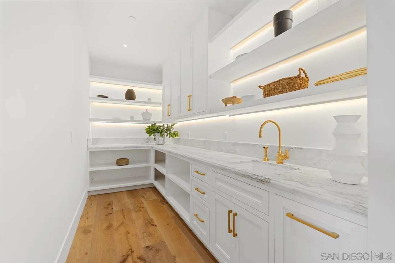 https://cdn.realtyfeed.com/cdn/127/230022964/23272aa013b9a9438398ef43996ff773.webp