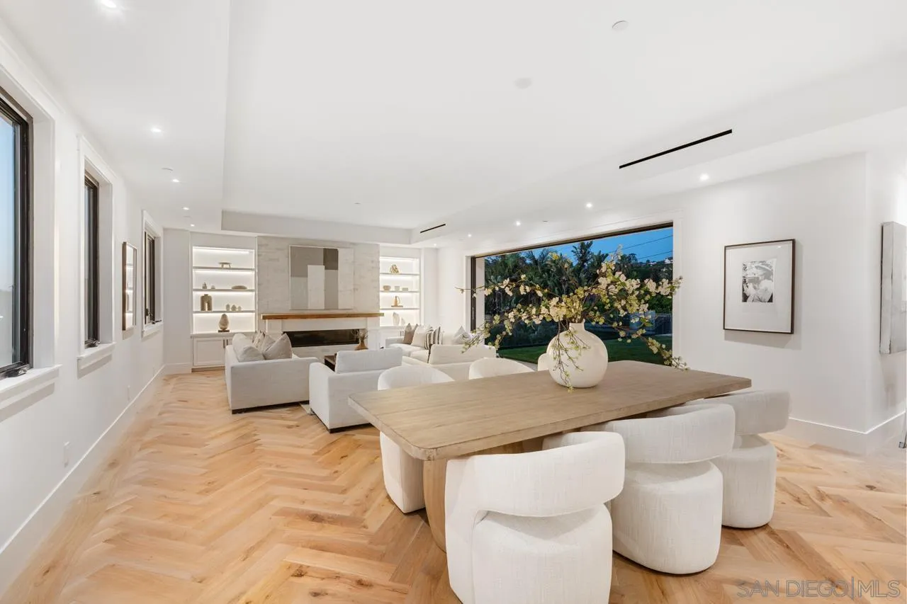 https://cdn.realtyfeed.com/cdn/127/230022964/aa0d75028a0947cb70bfe198939ea3a3.webp