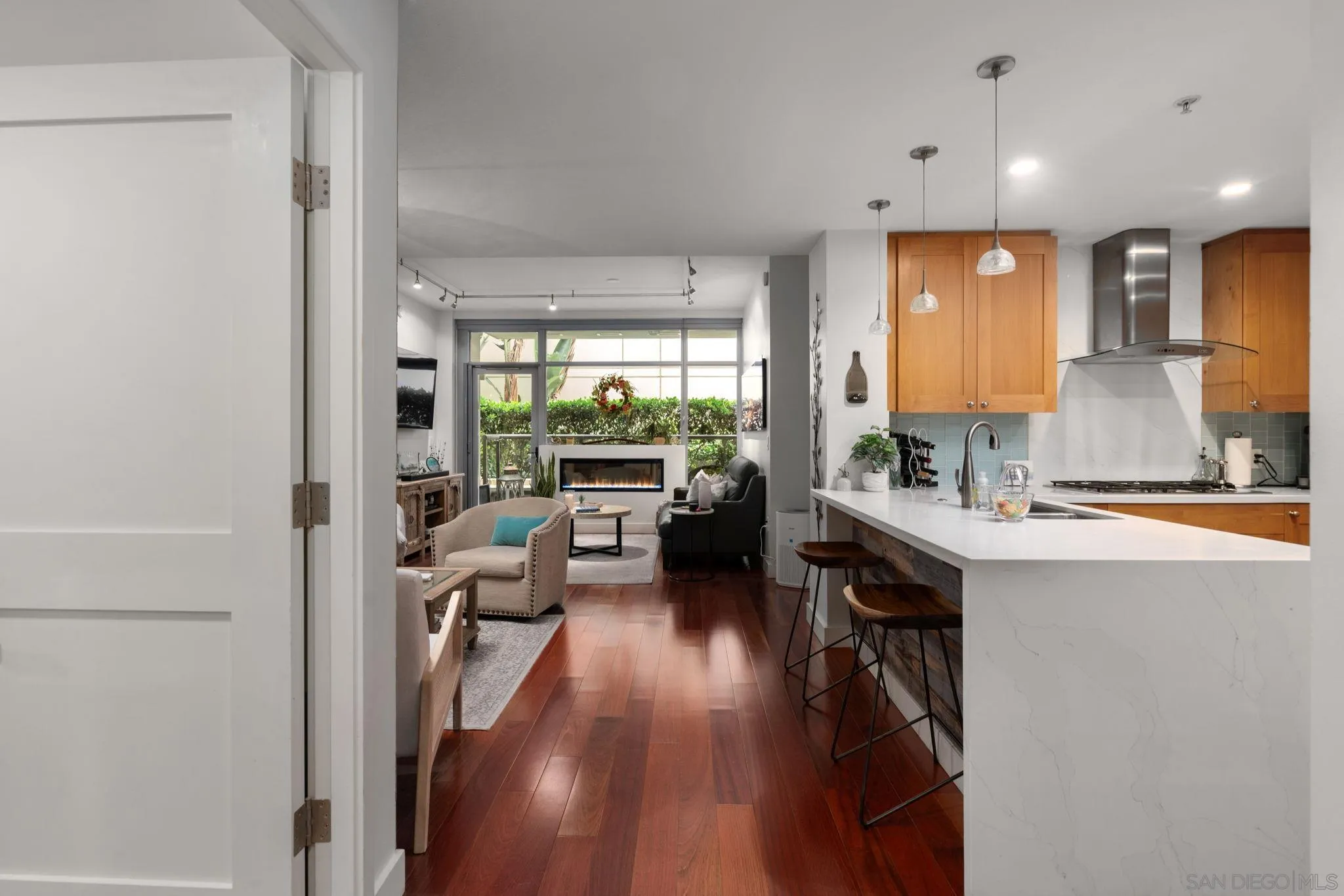 Photo #2: 230022978 Listing 