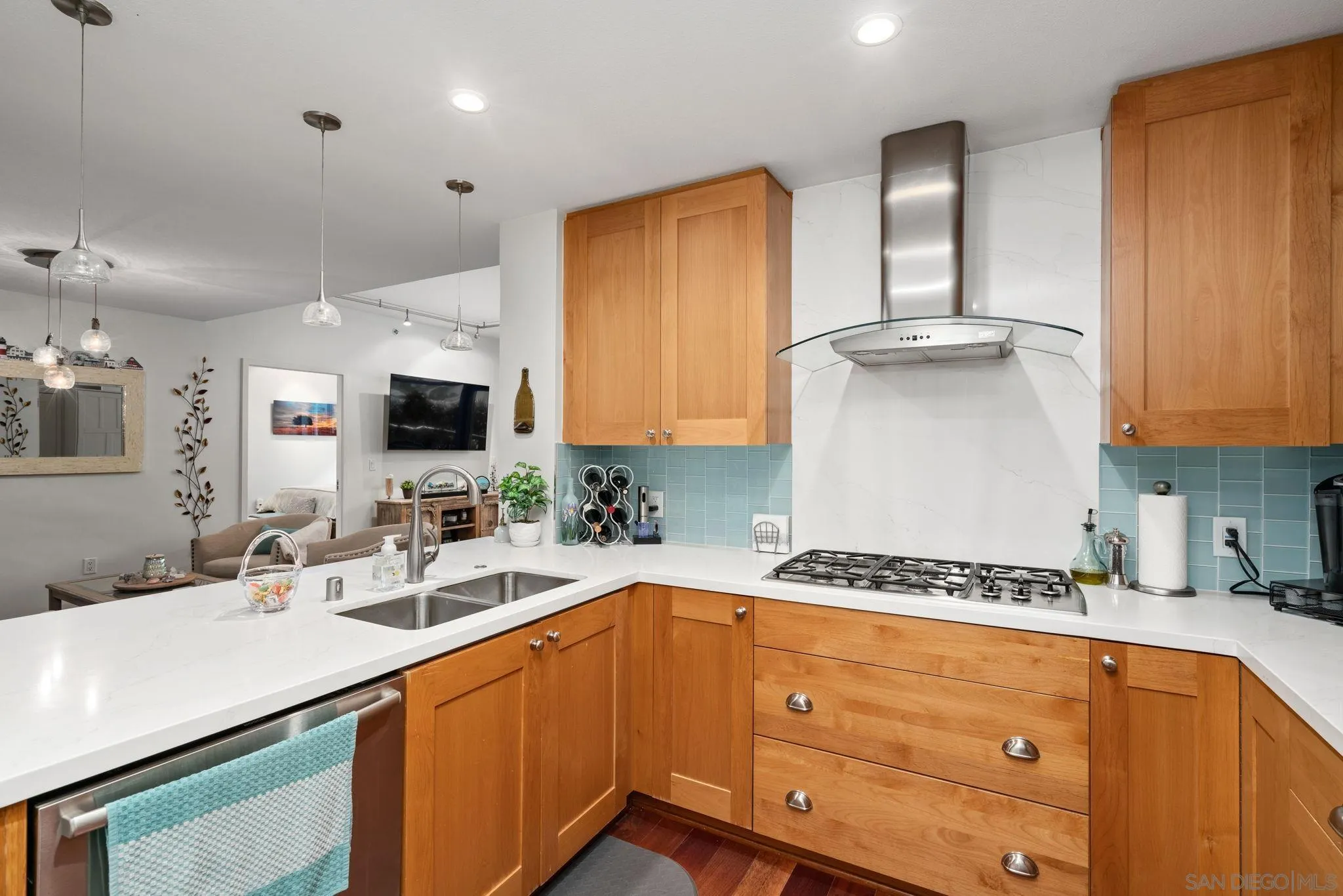 Photo #5: 230022978 Listing 