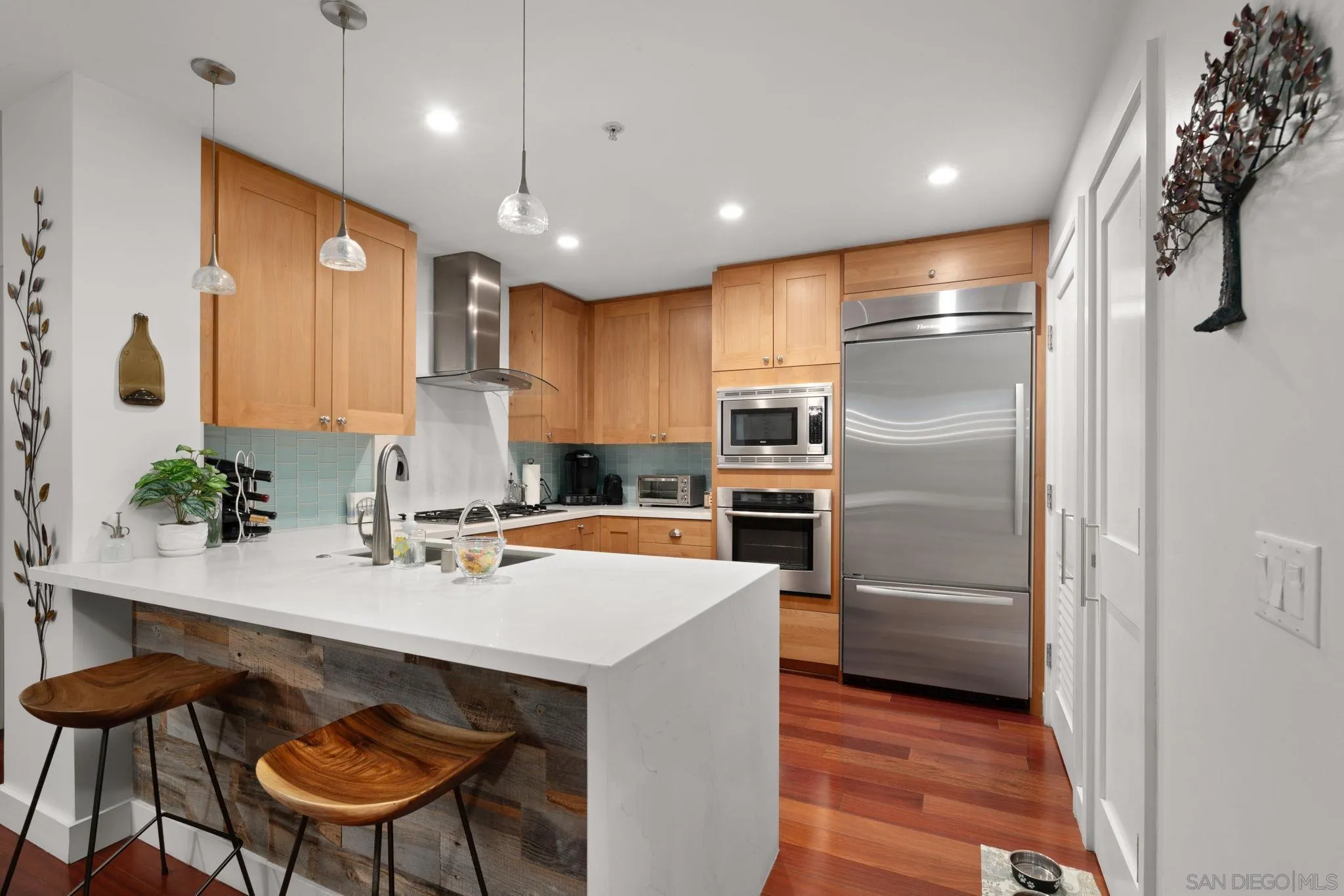 Photo #3: 230022978 Listing 