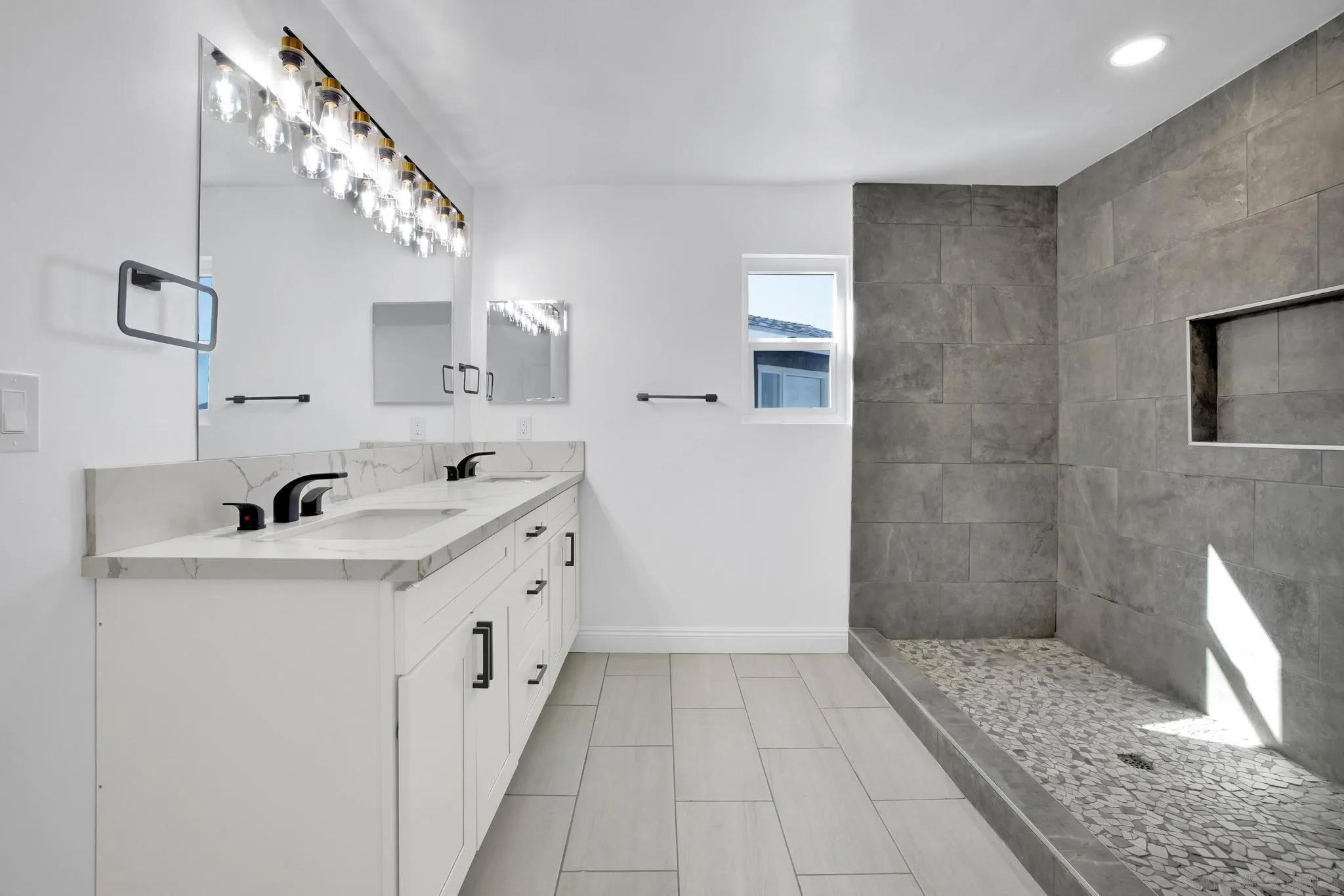 https://cdn.realtyfeed.com/cdn/127/230023007/174330aa4cac000d578ade7d536757b8.webp