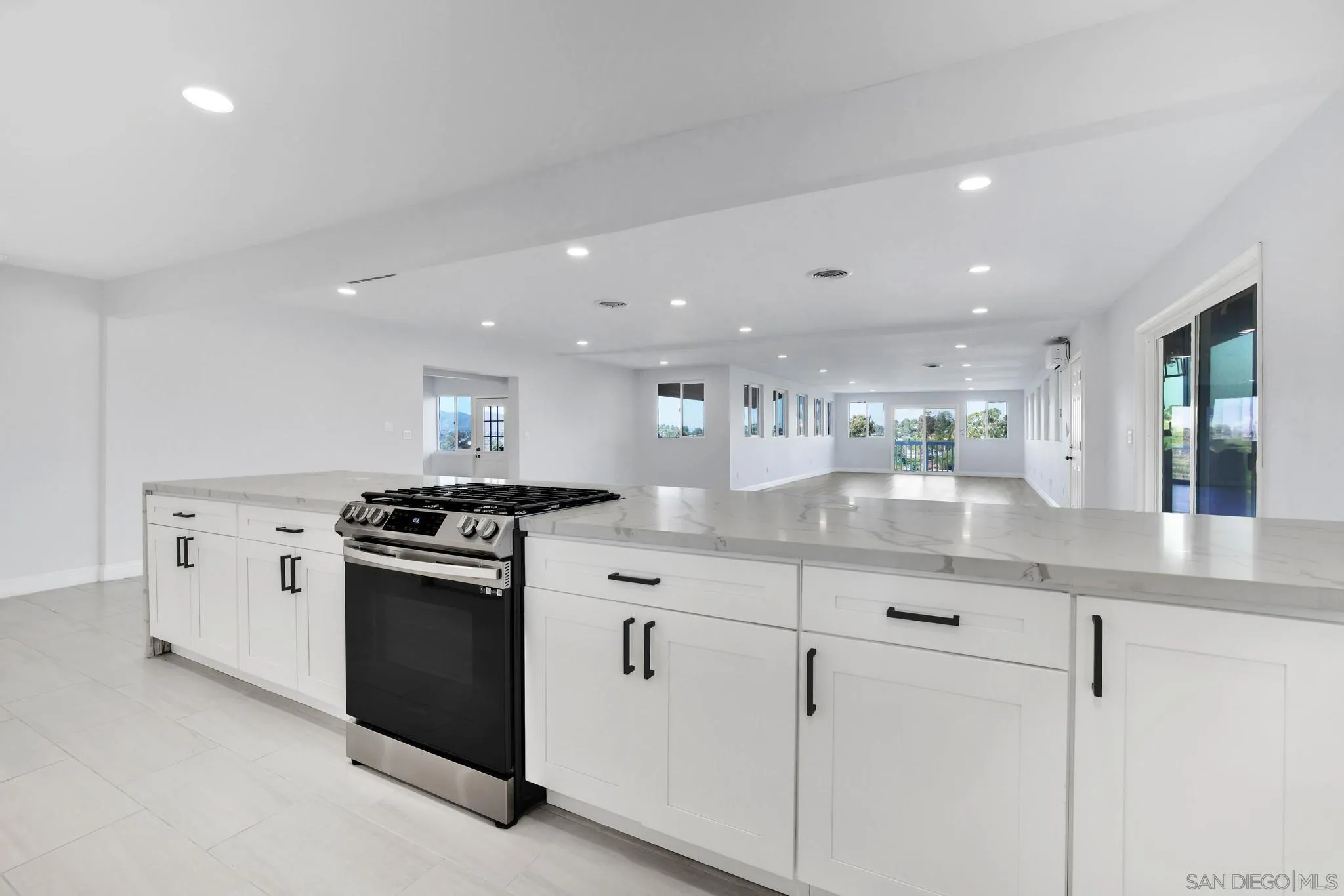 https://cdn.realtyfeed.com/cdn/127/230023007/7a253bf195a1434c4f428205c3d8477f.webp