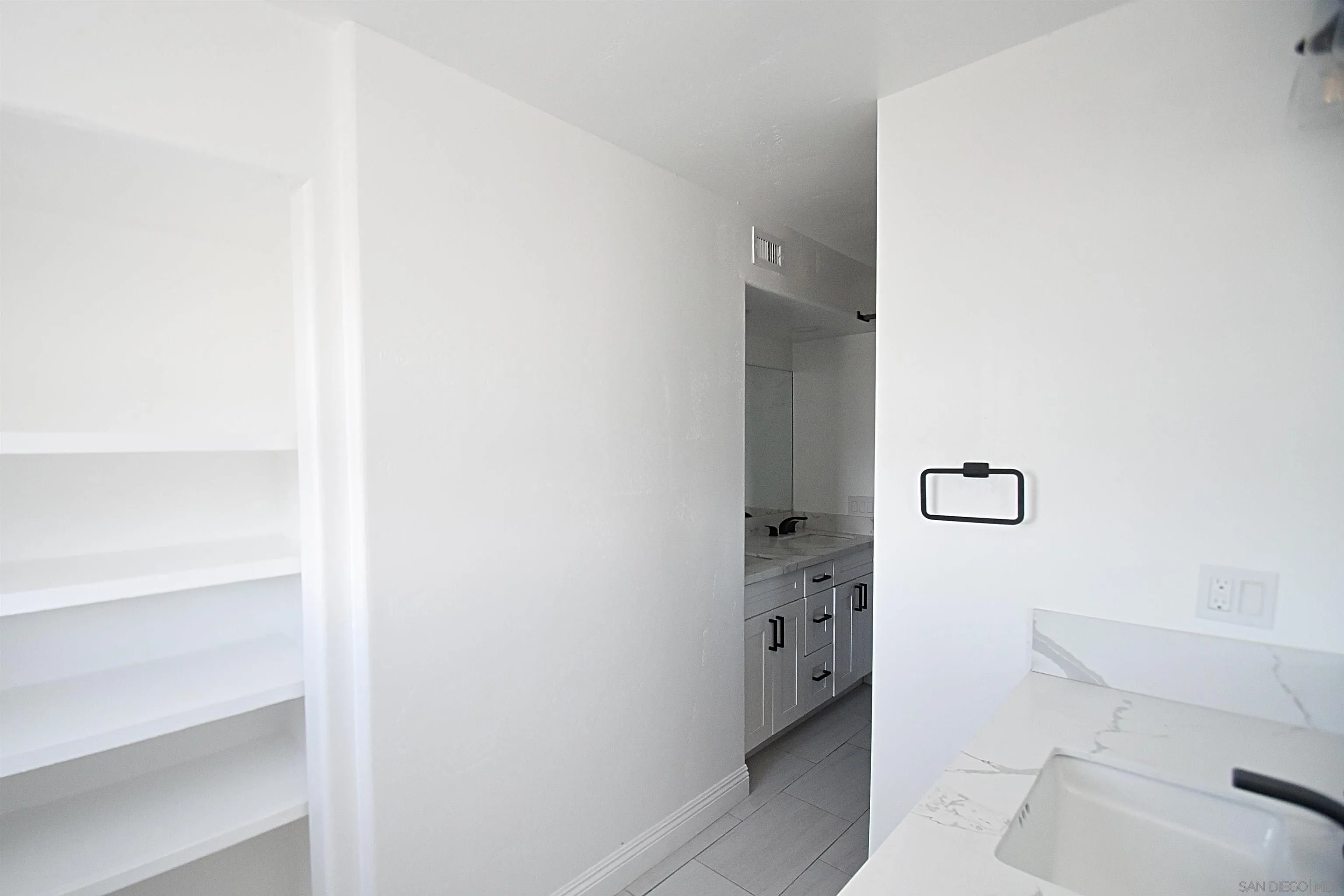 https://cdn.realtyfeed.com/cdn/127/230023007/864b294387554c4279298b6478de5d5d.webp