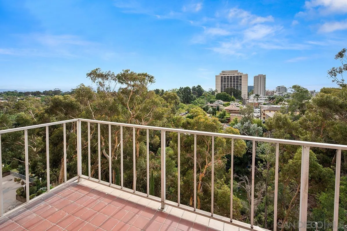 Photo #2: 230023156 Listing 