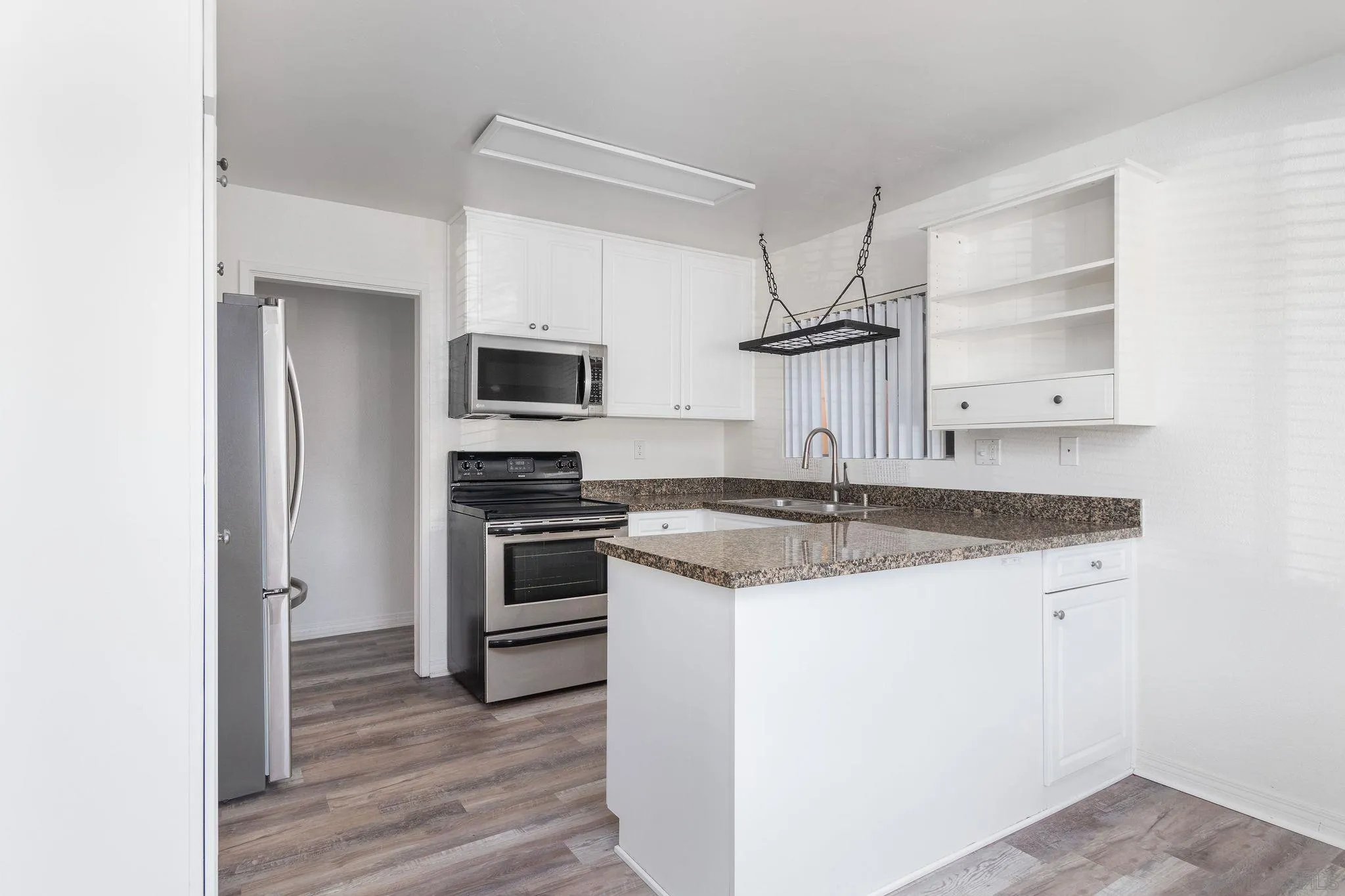 Photo #5: 230023157 Listing 