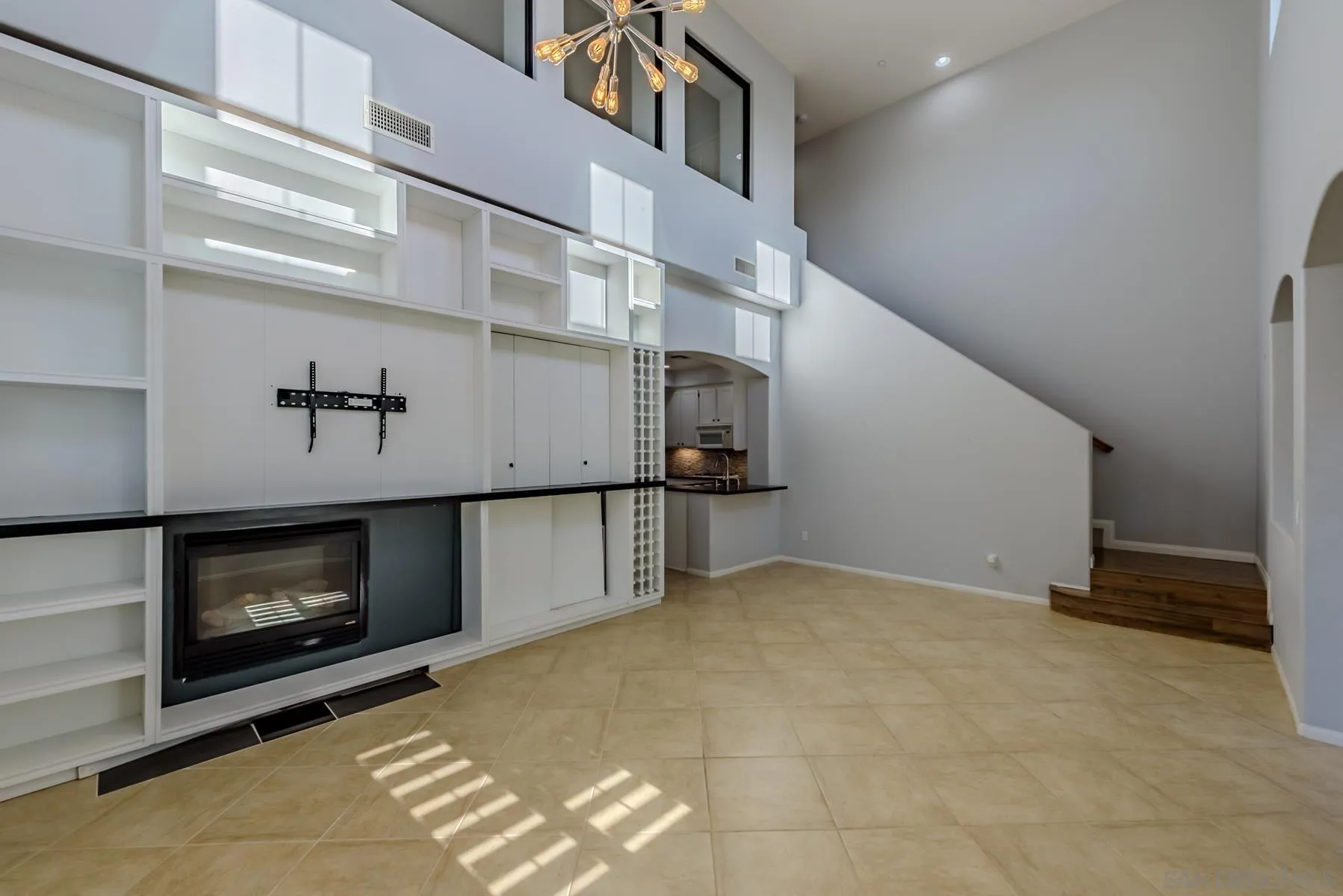 Photo #5: 230023186 Listing 
