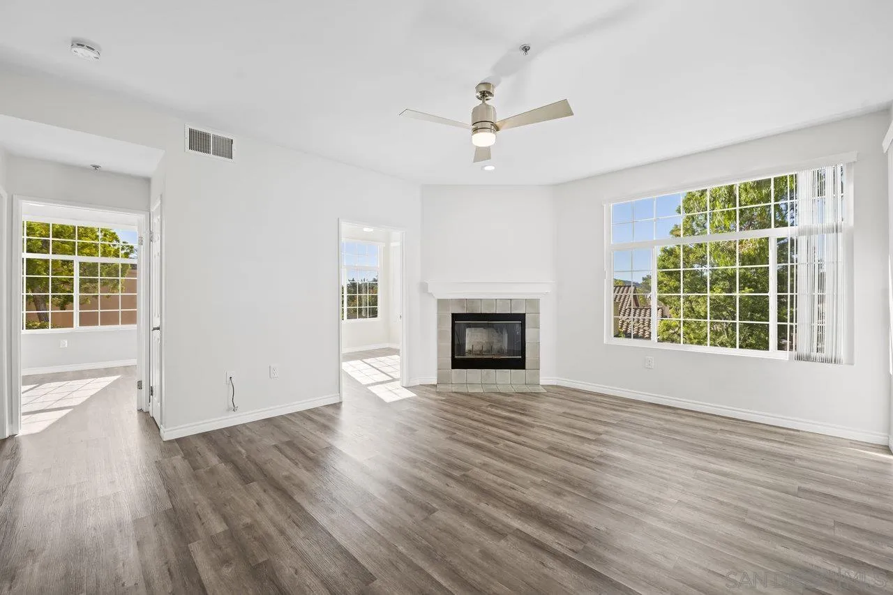Photo #6: 230023205 Listing 