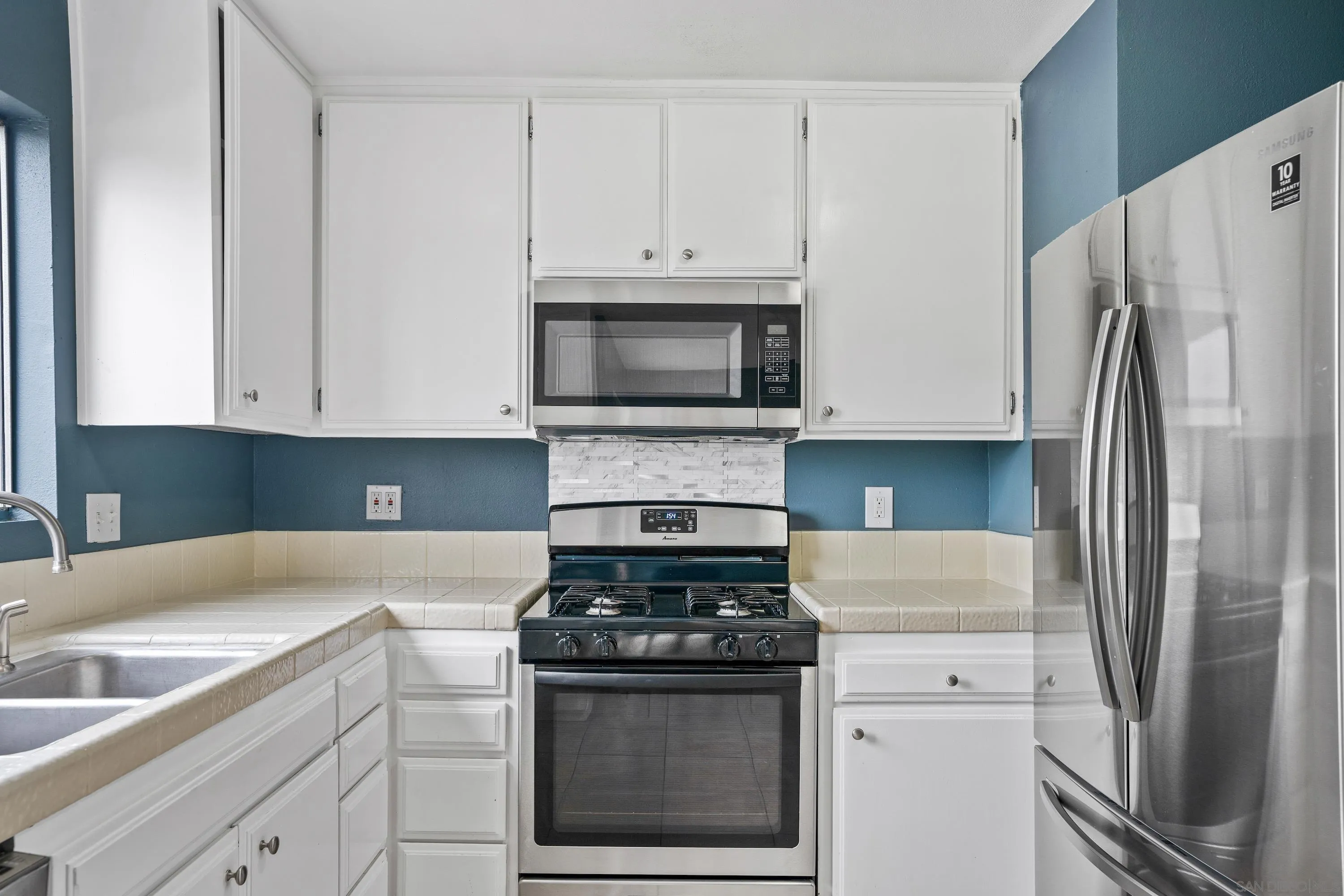 More Details about MLS # 230023244 : 3607 51ST ST UNIT F