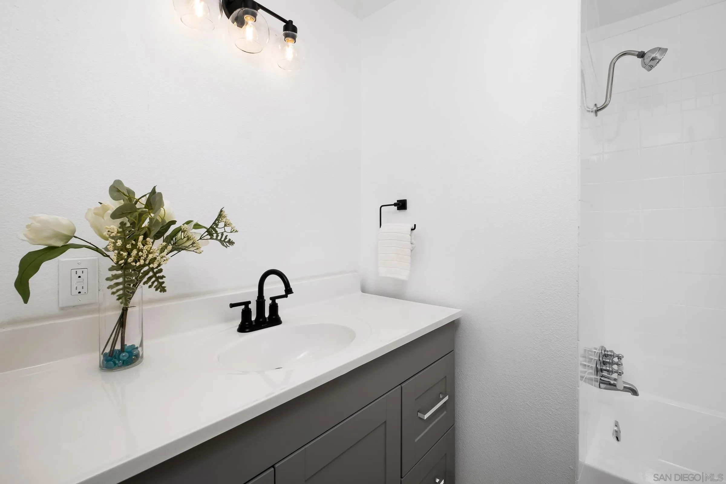 https://cdn.realtyfeed.com/cdn/127/230023262/69d96d944ed7a74617661c4748d158fc.webp