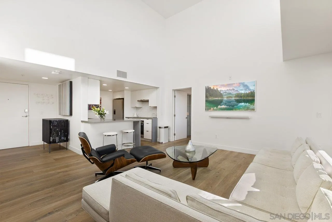 Photo #4: 230023300 Listing 