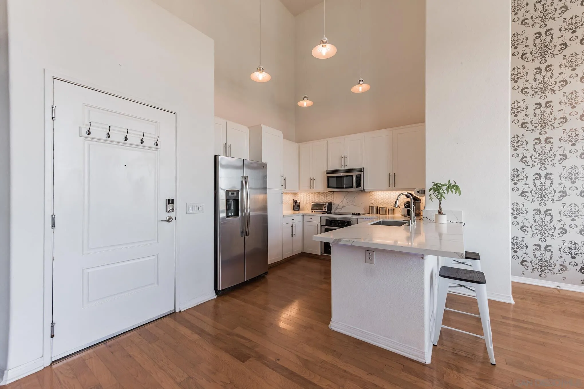 Photo #4: 230023449 Listing 