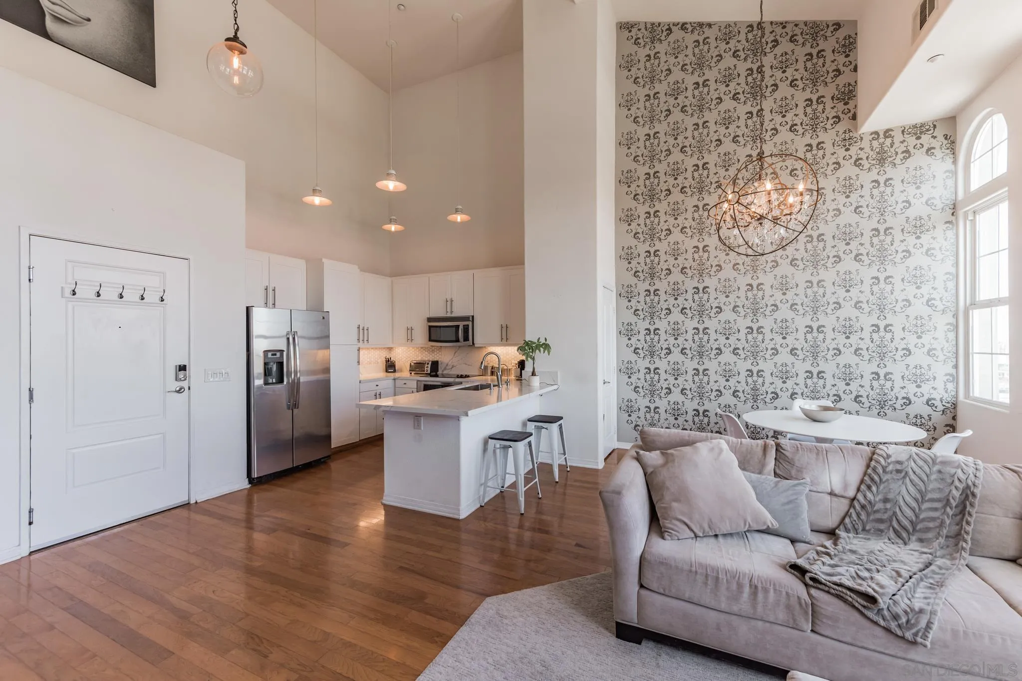 Photo #3: 230023449 Listing 