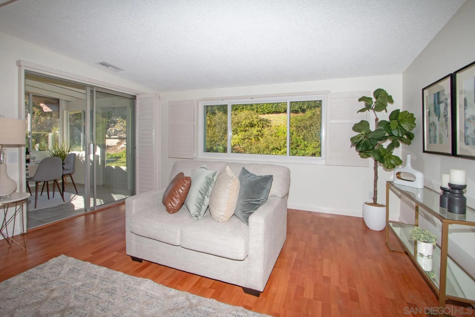 Photo #3: 230023506 Listing 