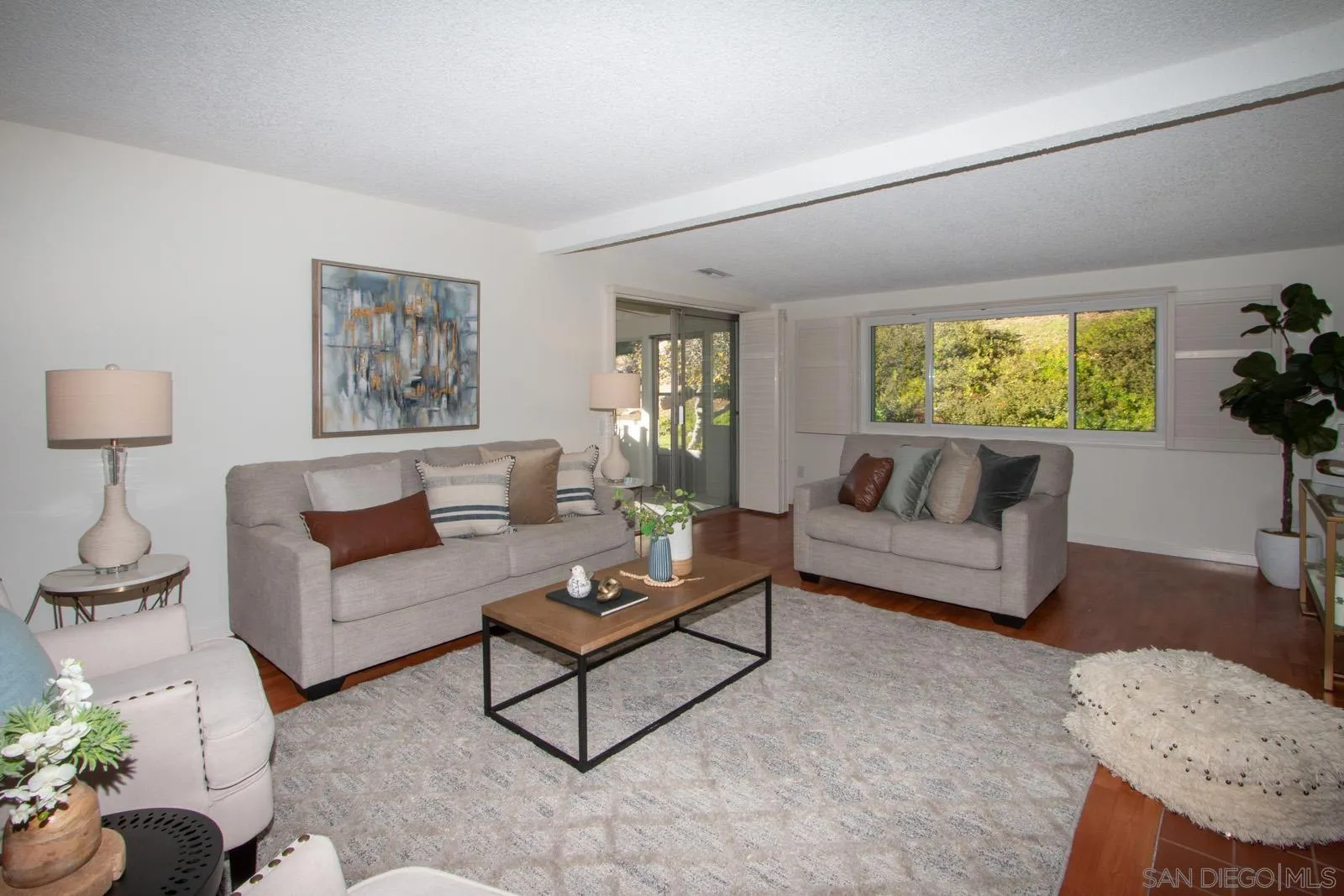 Photo #2: 230023506 Listing 