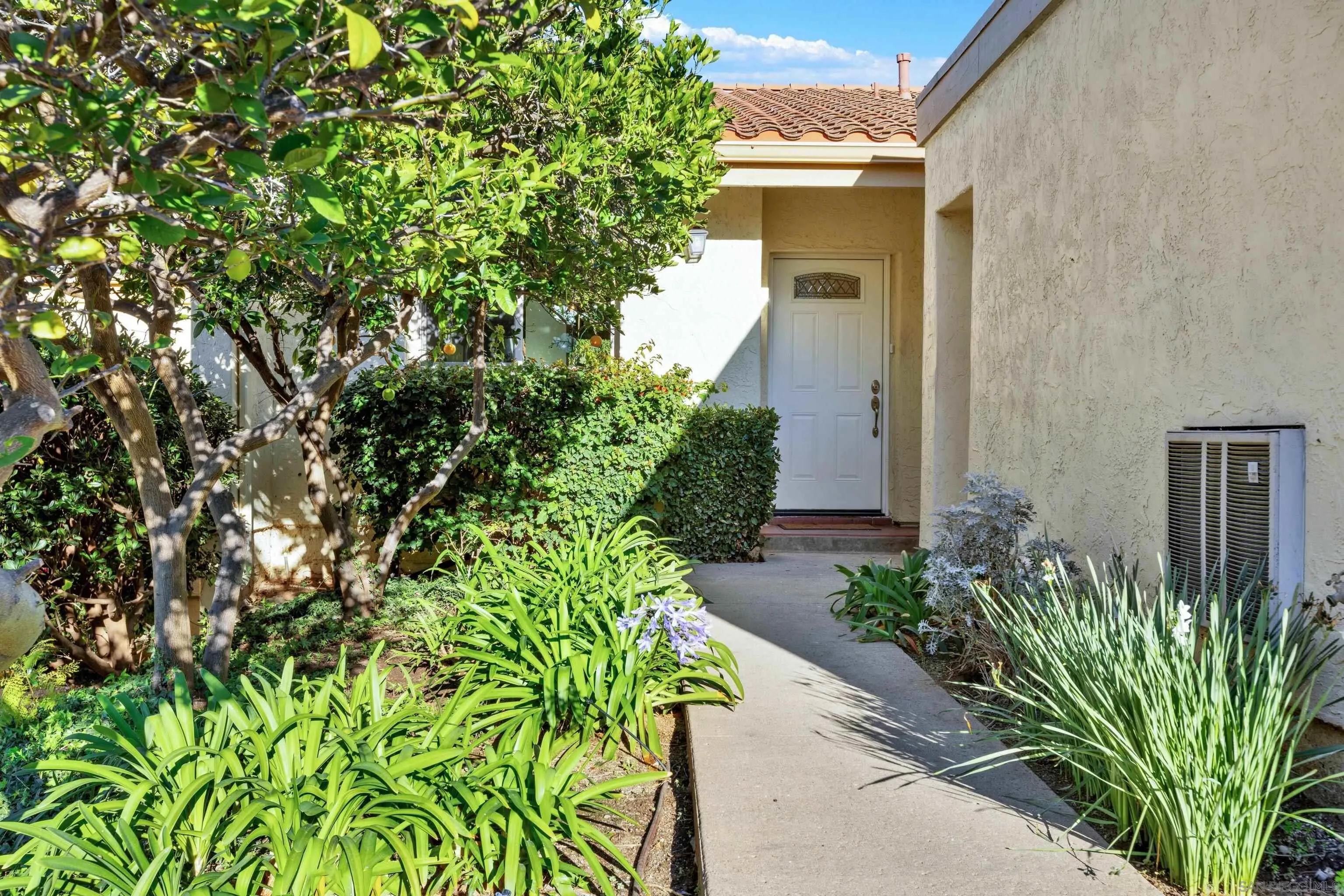 Photo #4: 230023521 Listing 
