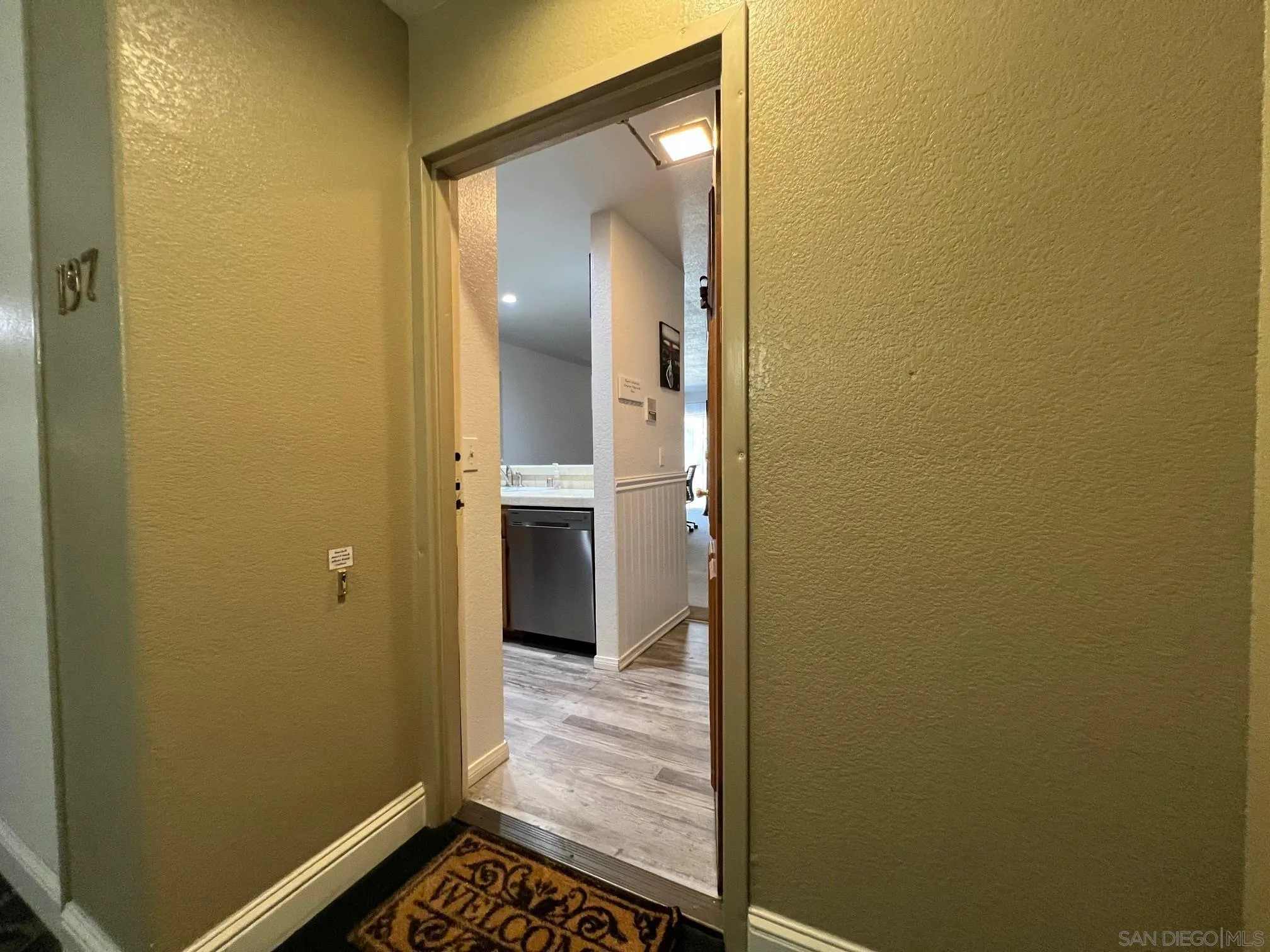 Photo #3: 230023526 Listing 