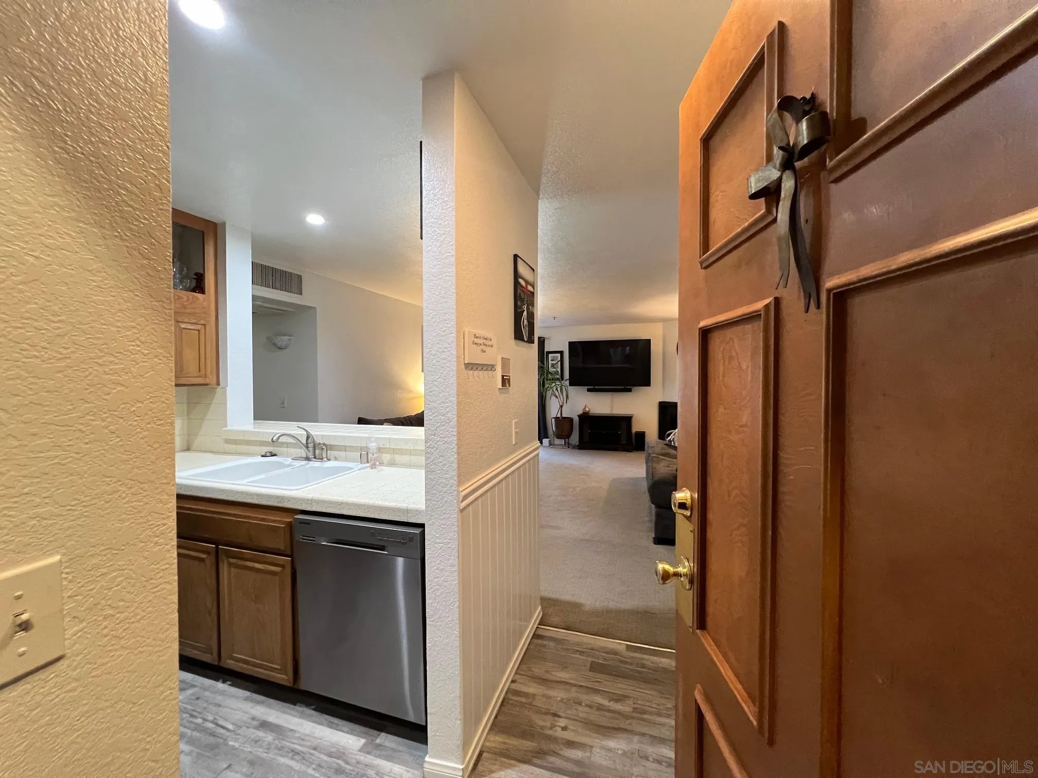 Photo #4: 230023526 Listing 