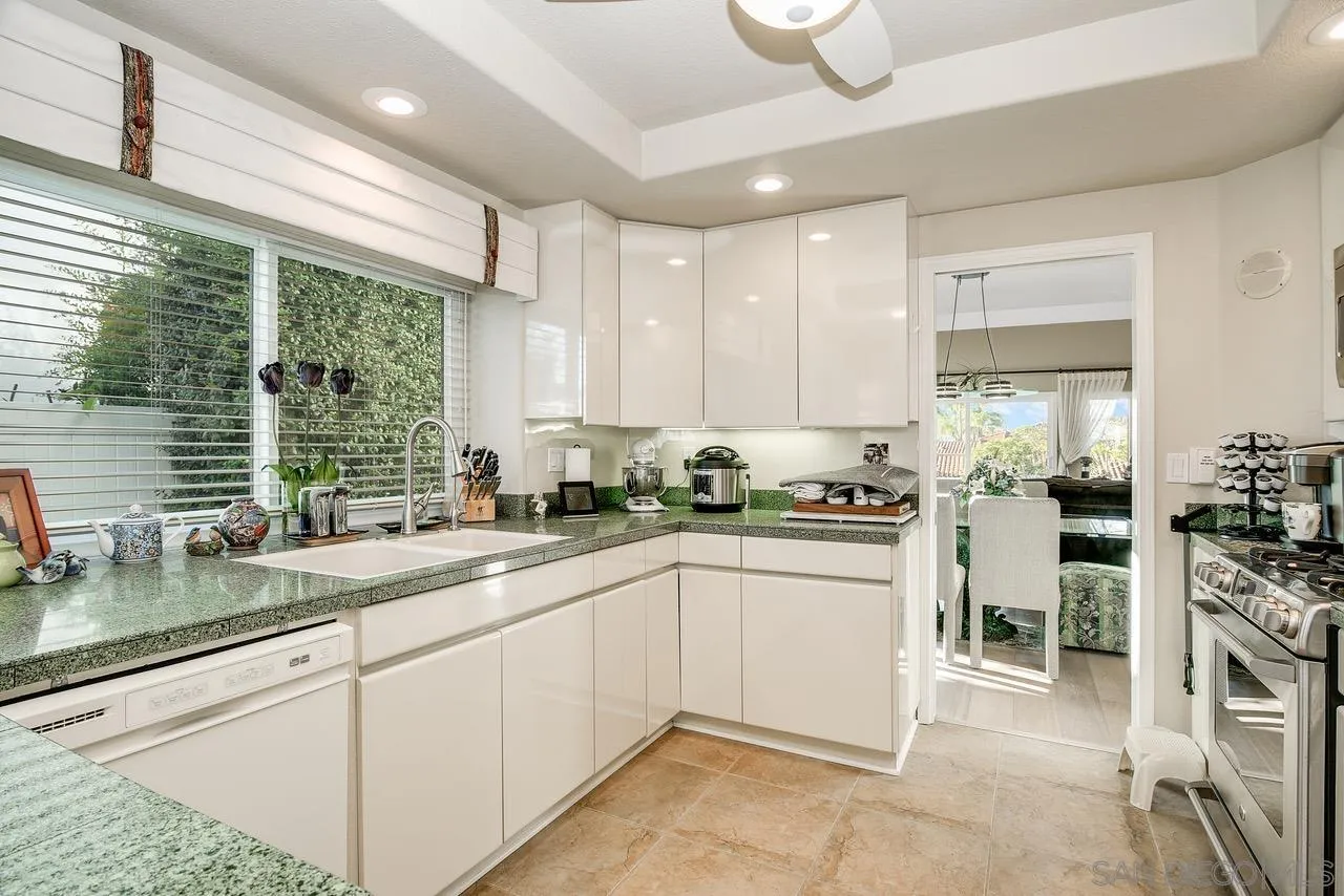 Photo #6: 230023527 Listing 