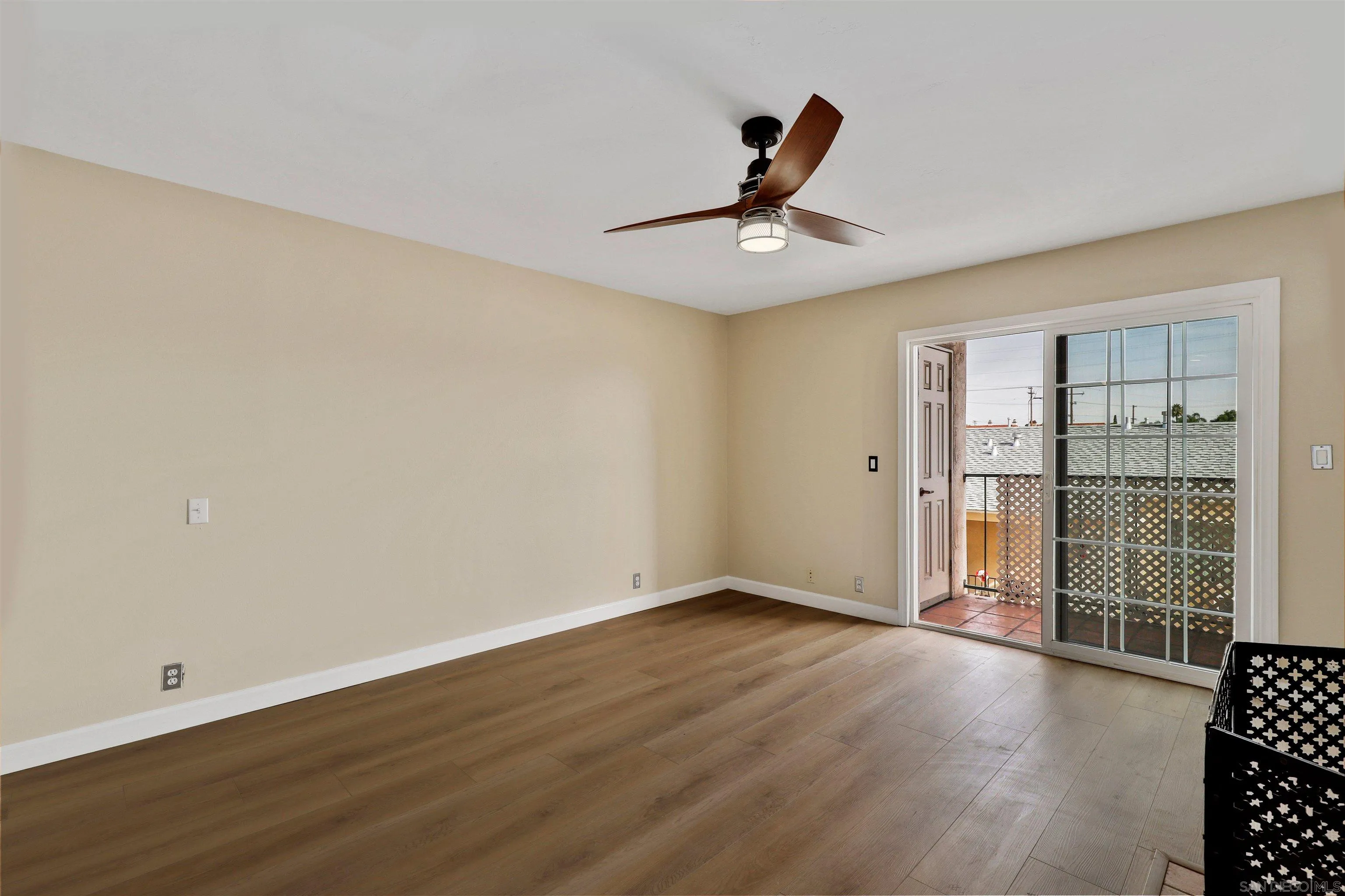Photo #4: 230023592 Listing 