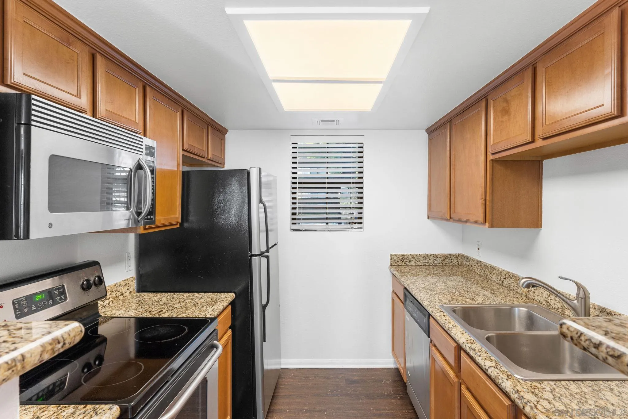 Photo #5: 230023649 Listing 