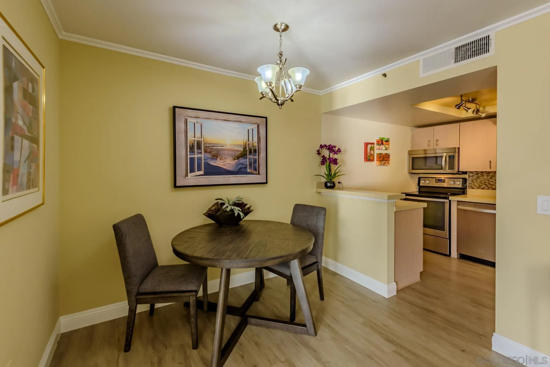 Photo #5: 230023699 Listing 