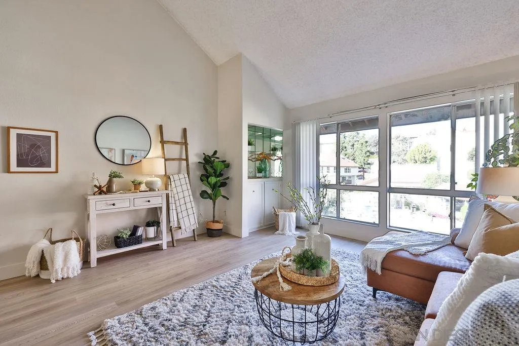 Photo #5: 230024007 Listing 