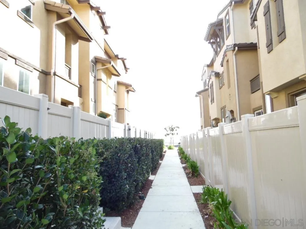 Photo #2: 230024157 Listing 