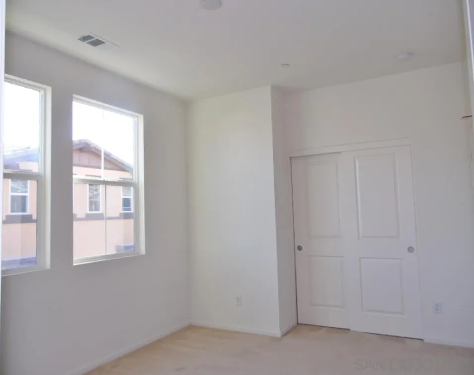 Photo #5: 230024157 Listing 