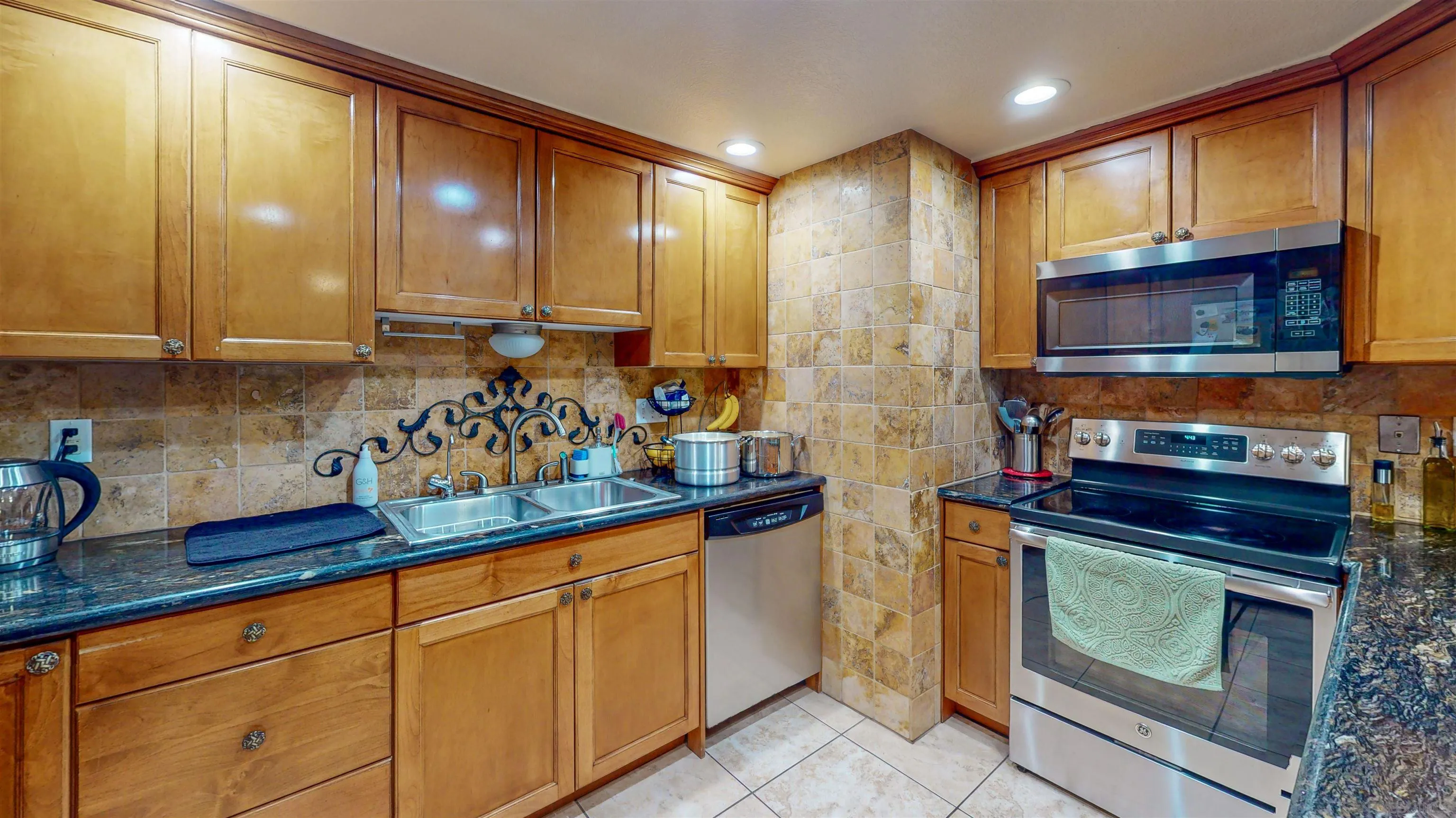 Photo #6: 230024191 Listing 