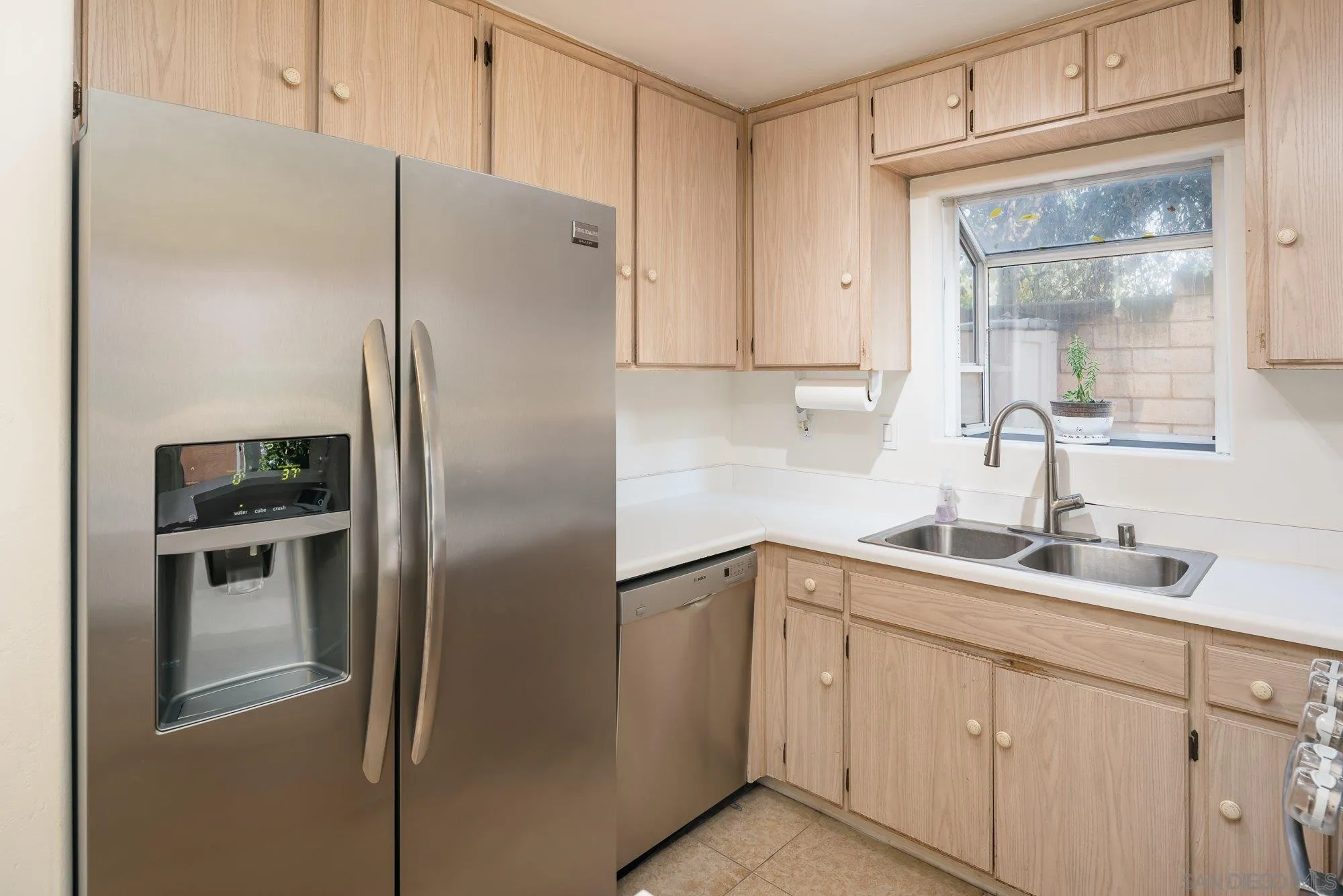 Photo #6: 230024291 Listing 