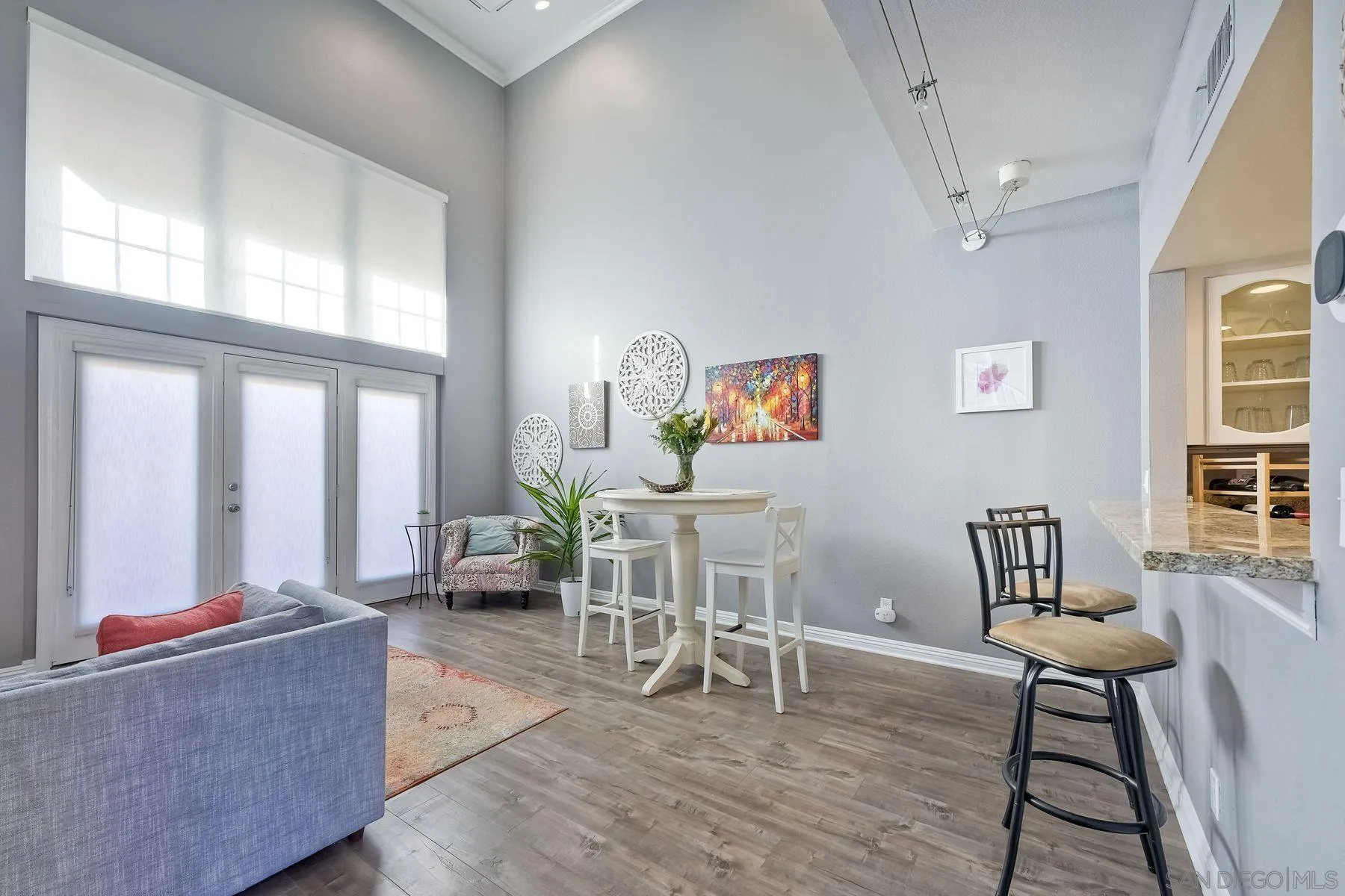 Photo #5: 230024323 Listing 