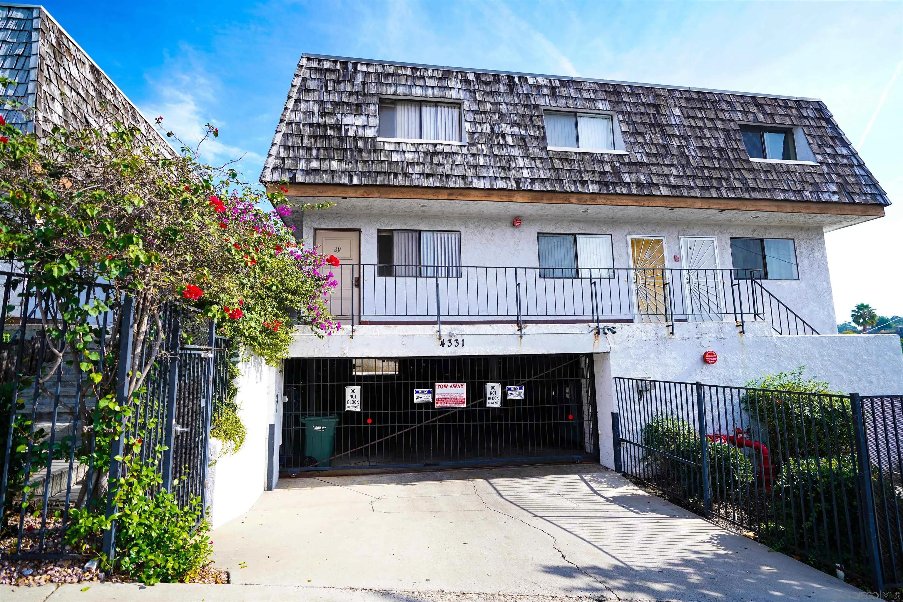Photo #2: 230024335 Listing 