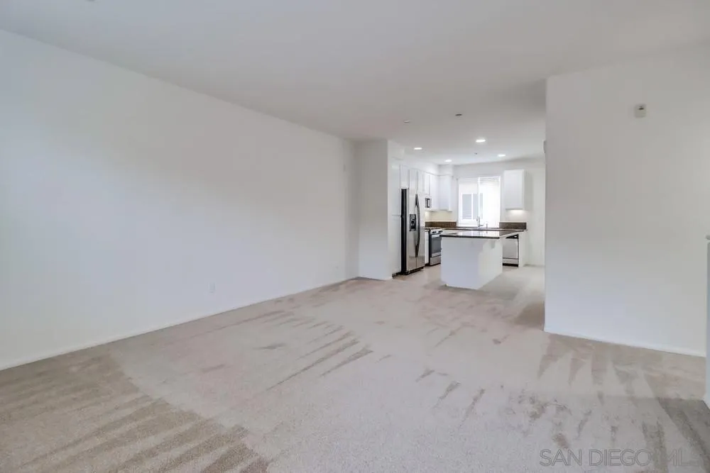Photo #6: 230024383 Listing 