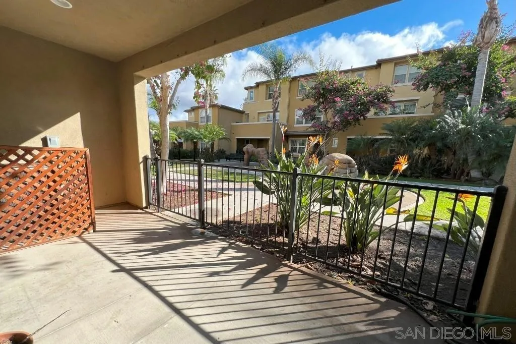 Photo #3: 230024383 Listing 