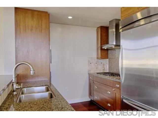 Photo #3: 230024434 Listing 