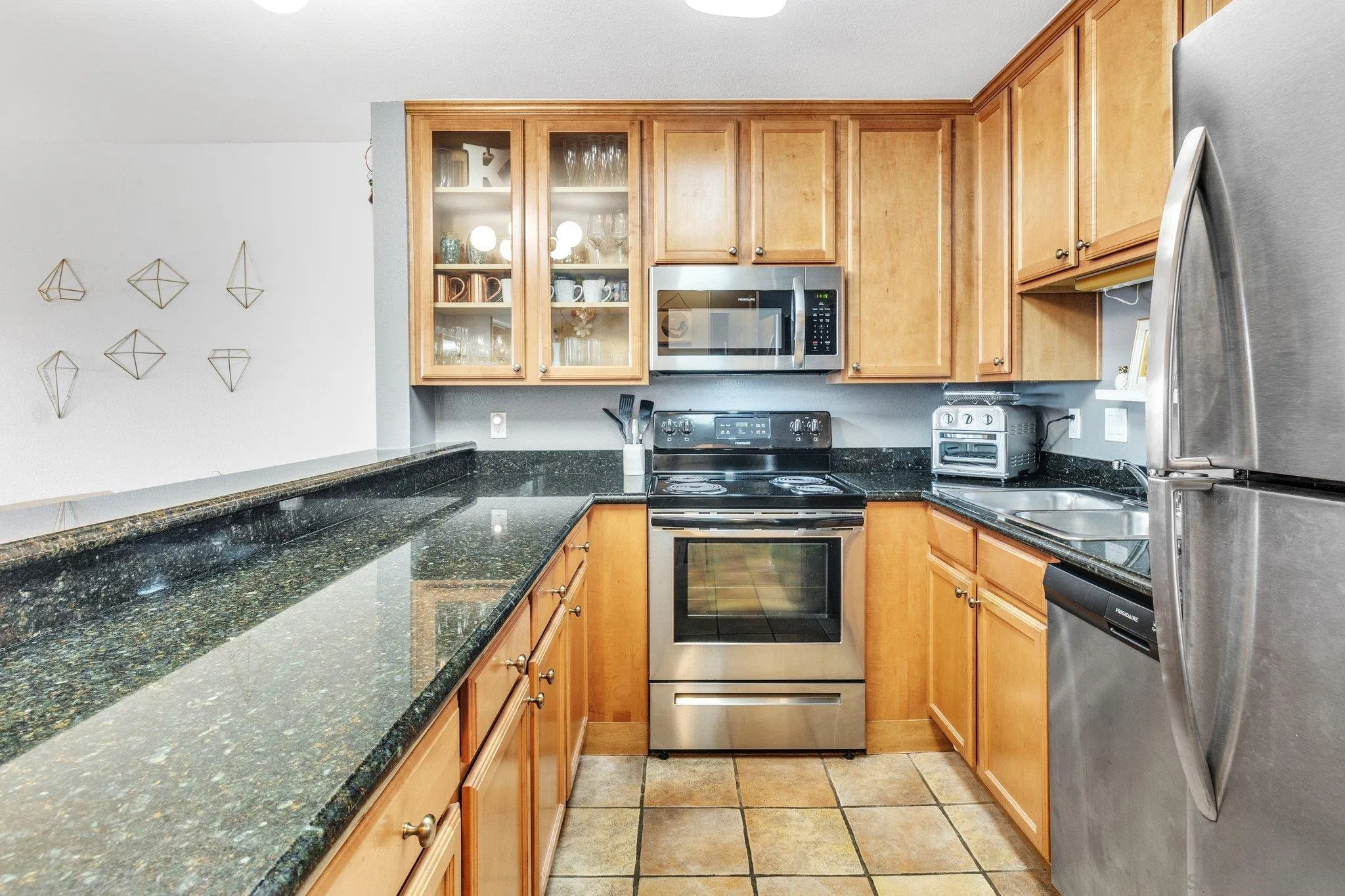 Photo #5: 240000002 Listing 