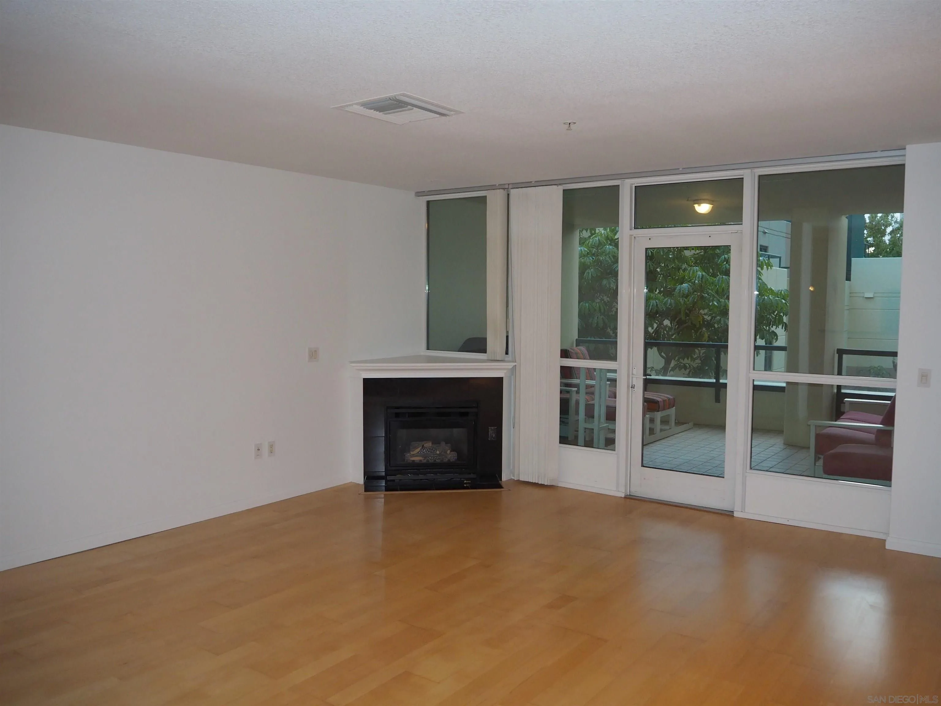 Photo #4: 240000197 Listing 