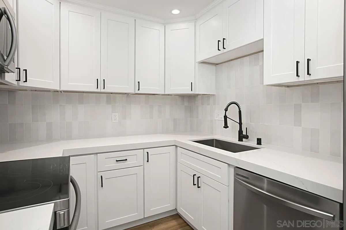 https://cdn.realtyfeed.com/cdn/127/240000269/4d320647377f091942bd26528c3010c5.webp