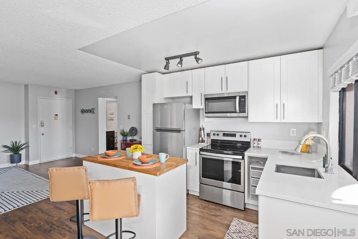 Photo #3: 240000311 Listing 