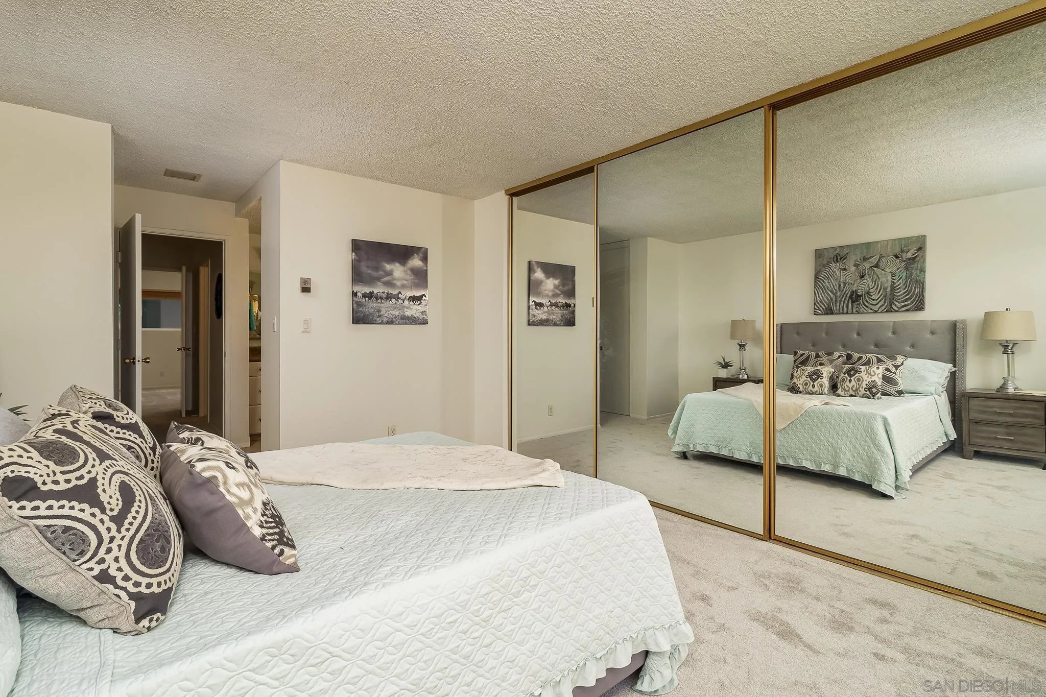 https://cdn.realtyfeed.com/cdn/127/240000351/18ea54641126b2f8d223df1996a5d616.webp