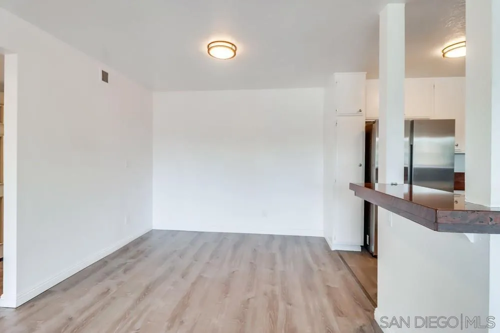 Photo #6: 240000363 Listing 