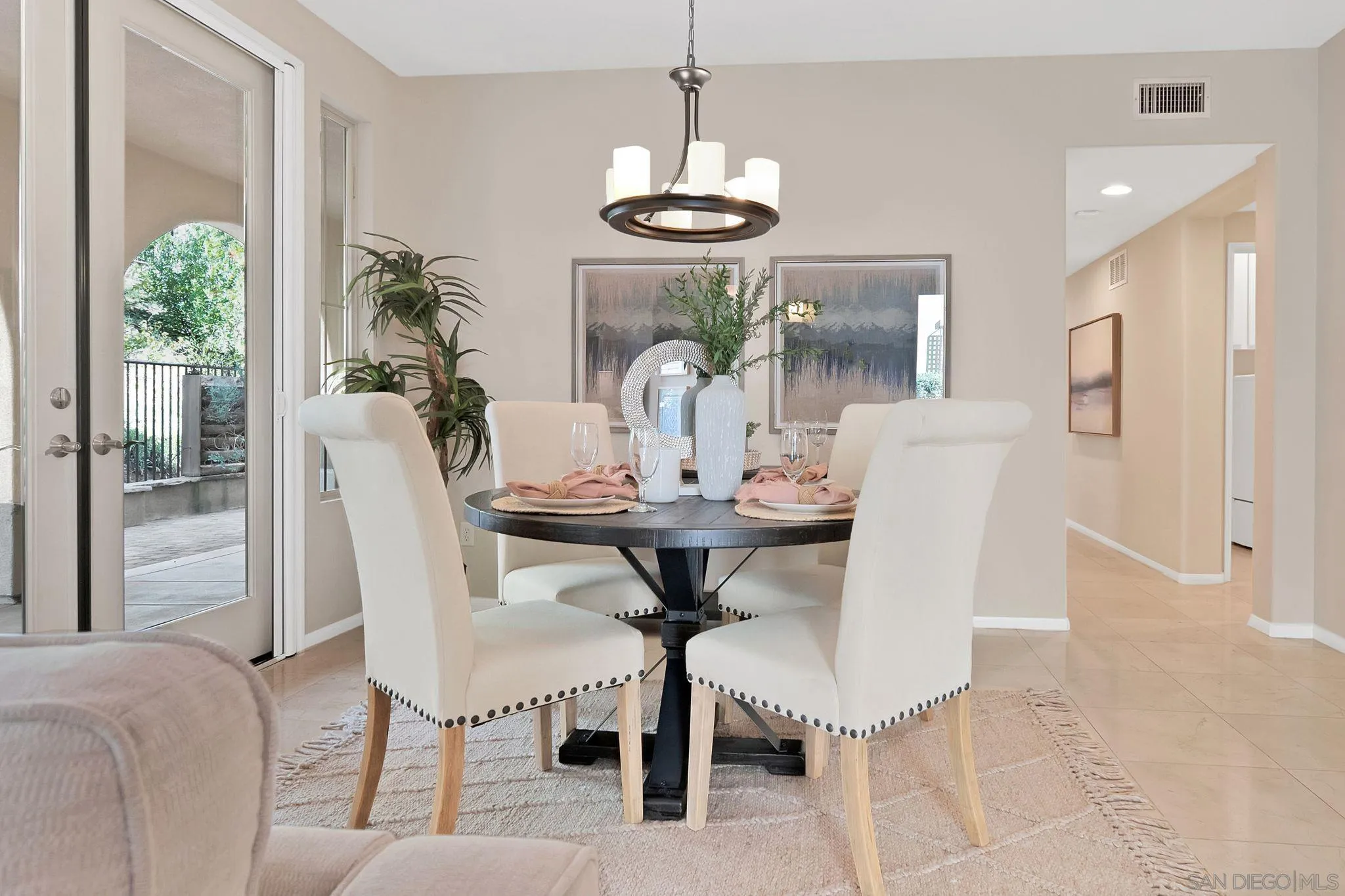 Photo #2: 240000472 Listing 