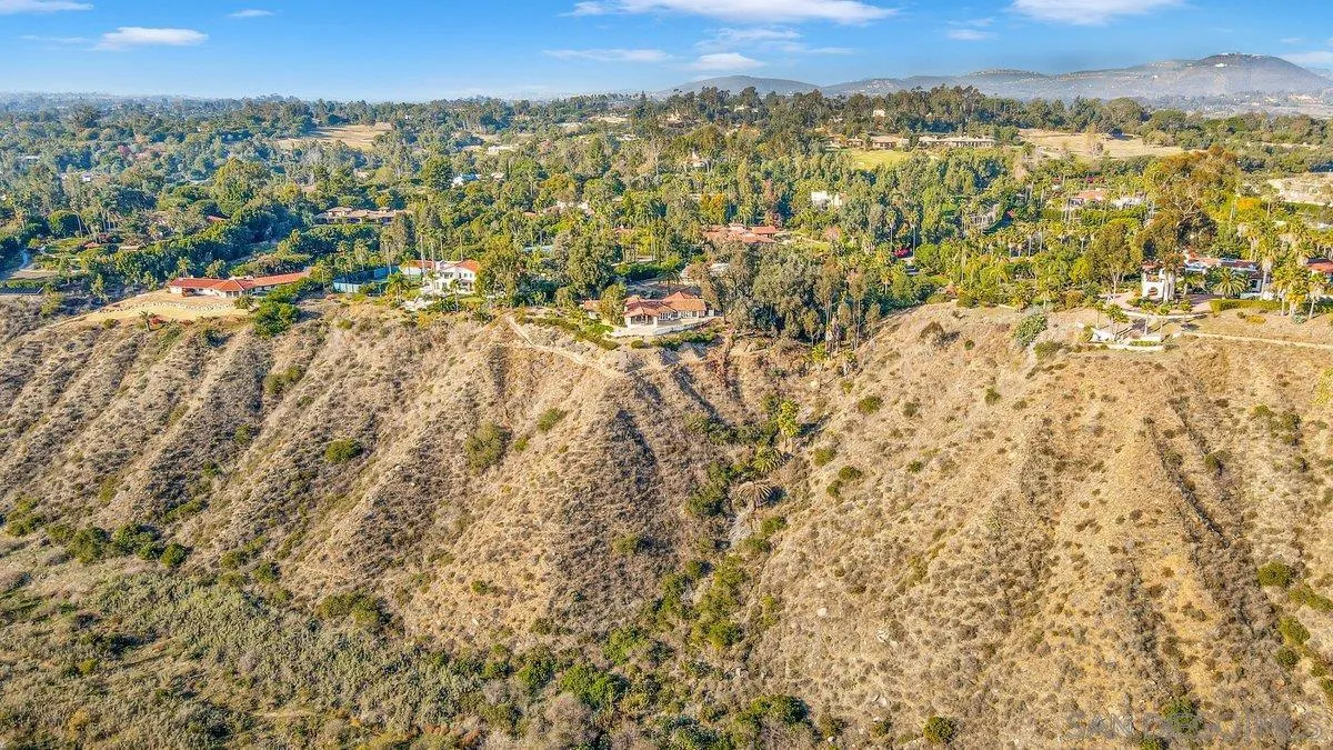 https://cdn.realtyfeed.com/cdn/127/240000496/6be30795f05ad12806718ab8860ea802.webp