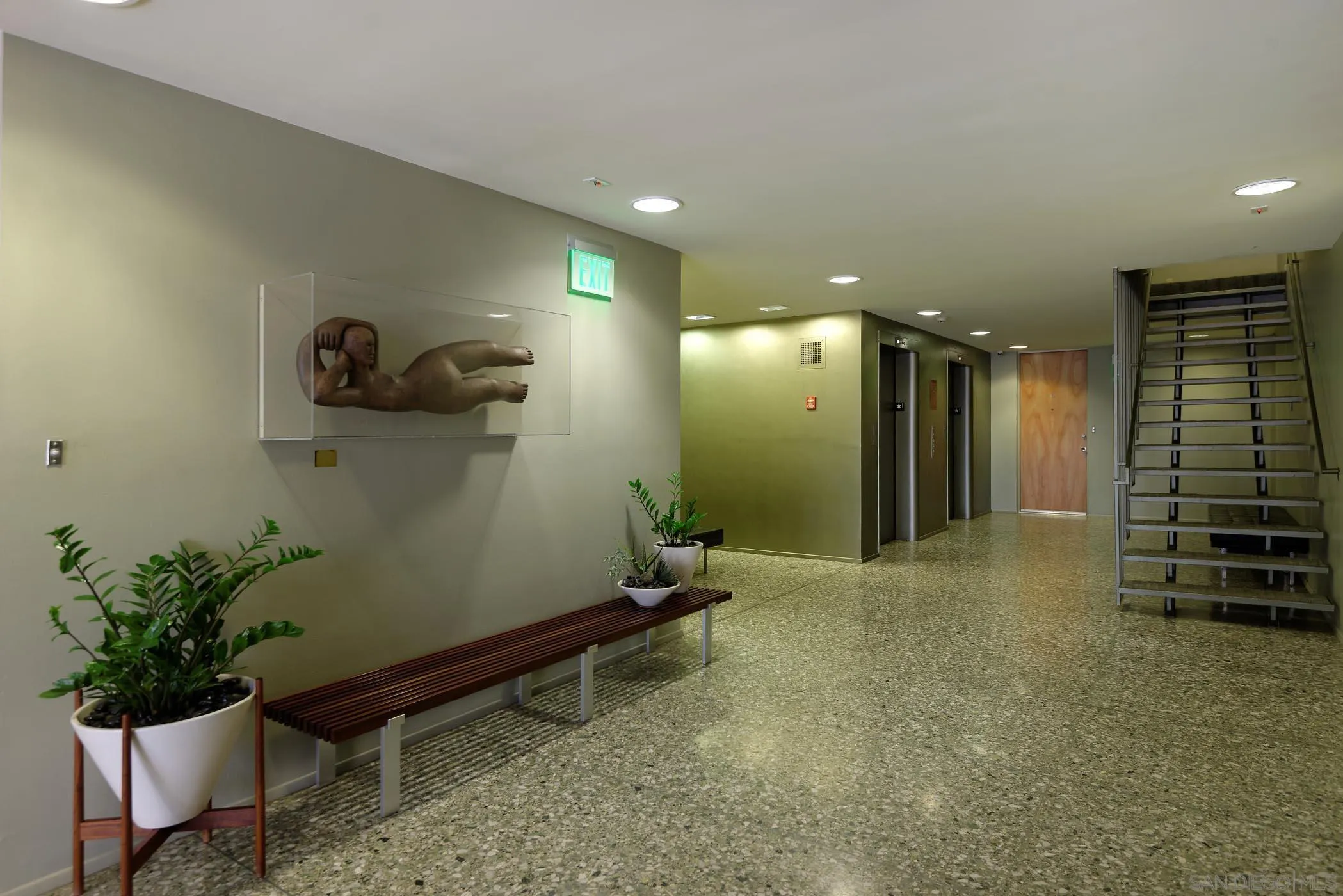 Photo #3: 240000603 Listing 