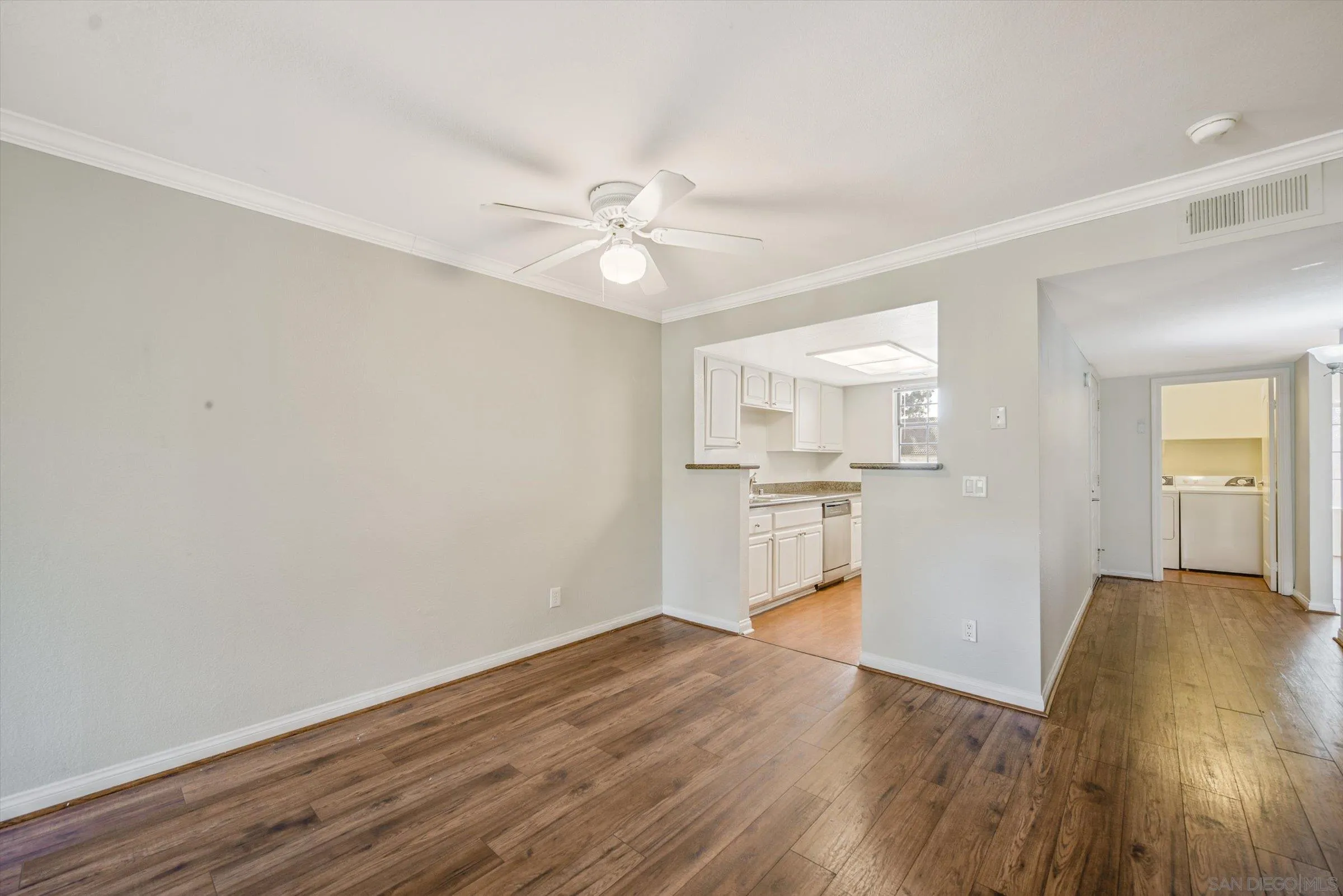 Photo #2: 240000629 Listing 