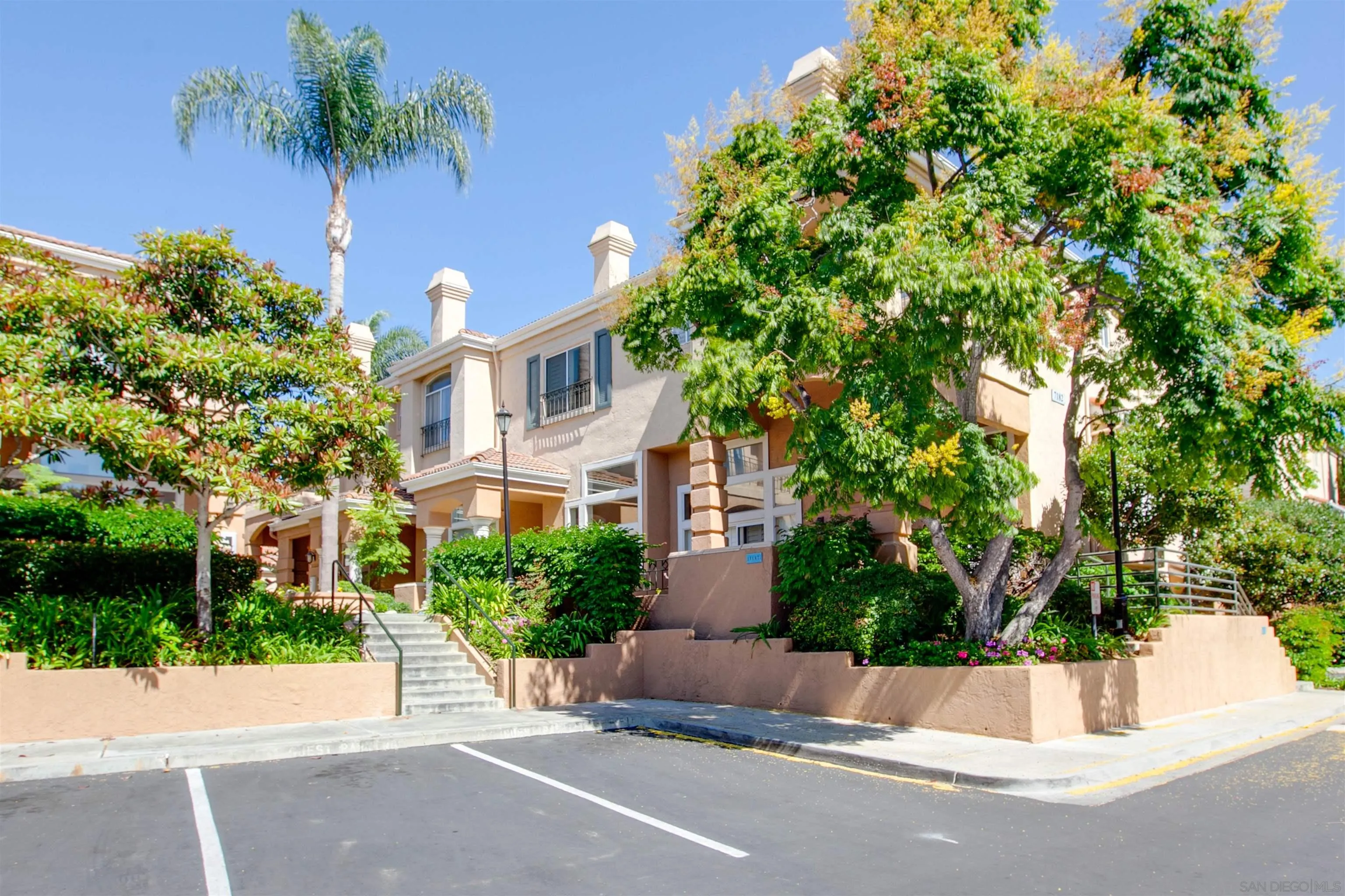 Photo #3: 240000686 Listing 