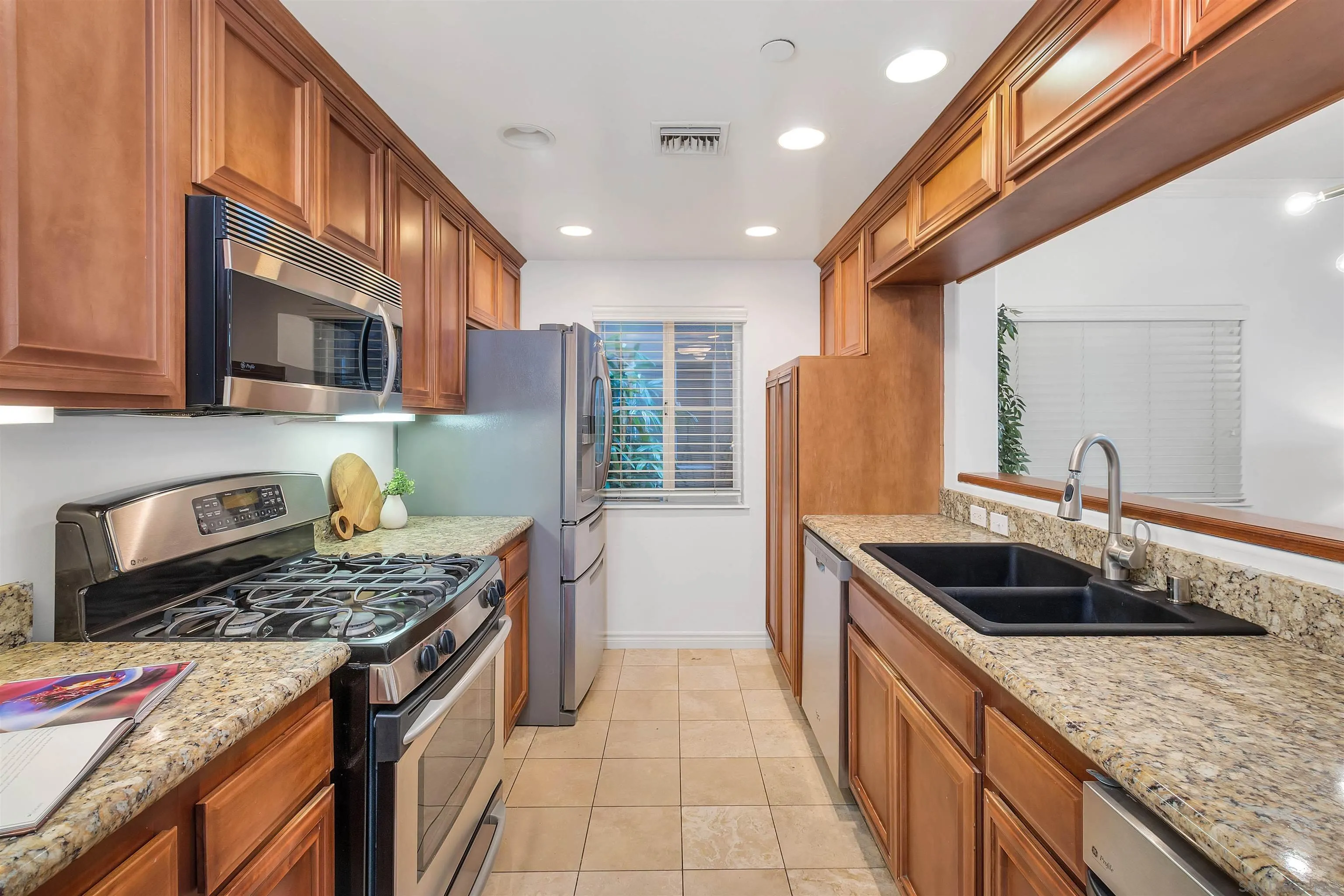 Photo #5: 240000887 Listing 
