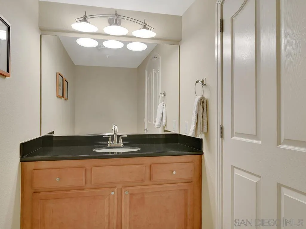 Photo #5: 240000941 Listing 